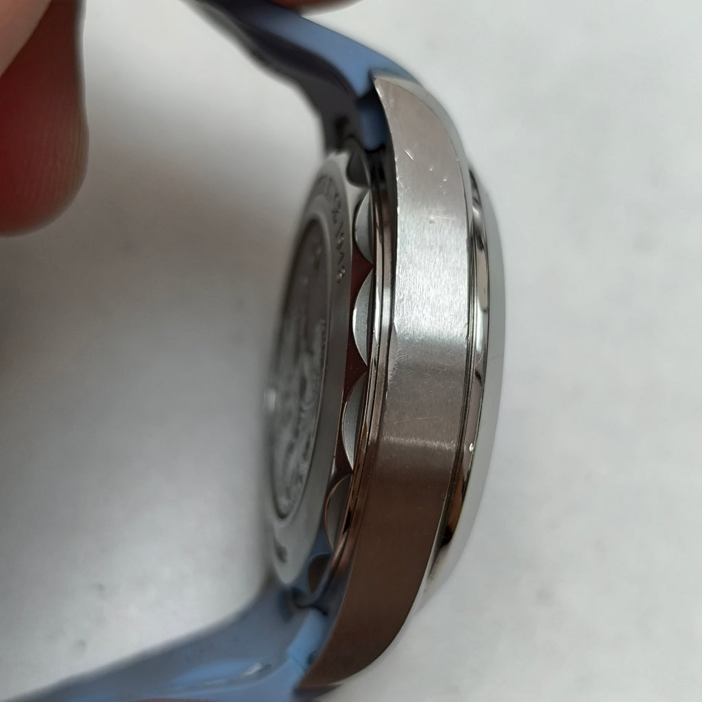 Omega Seahorse 43 millimeters 220.12.43.22.03.002