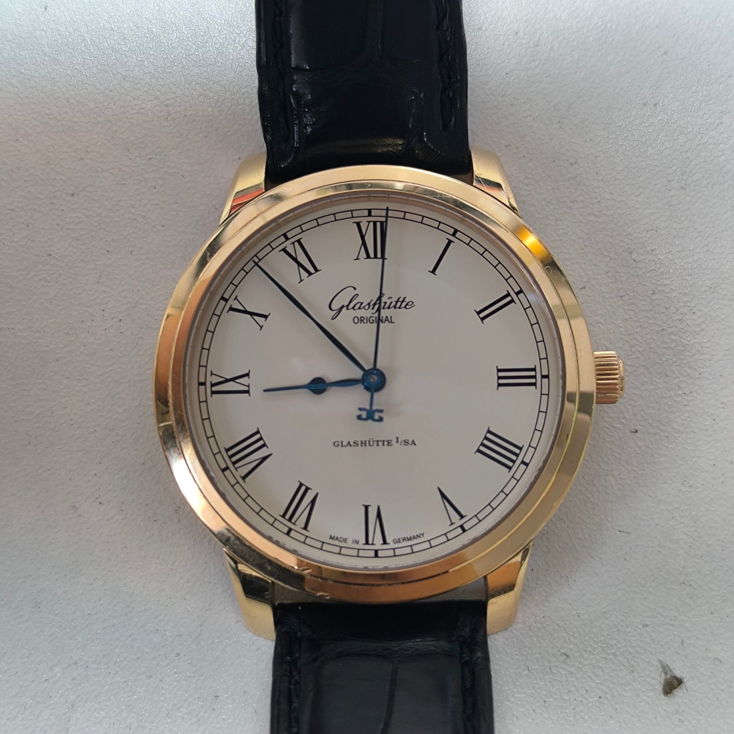 Glashutte Original Member of Parliament 40 millimeters 1-39-59-01-05-04