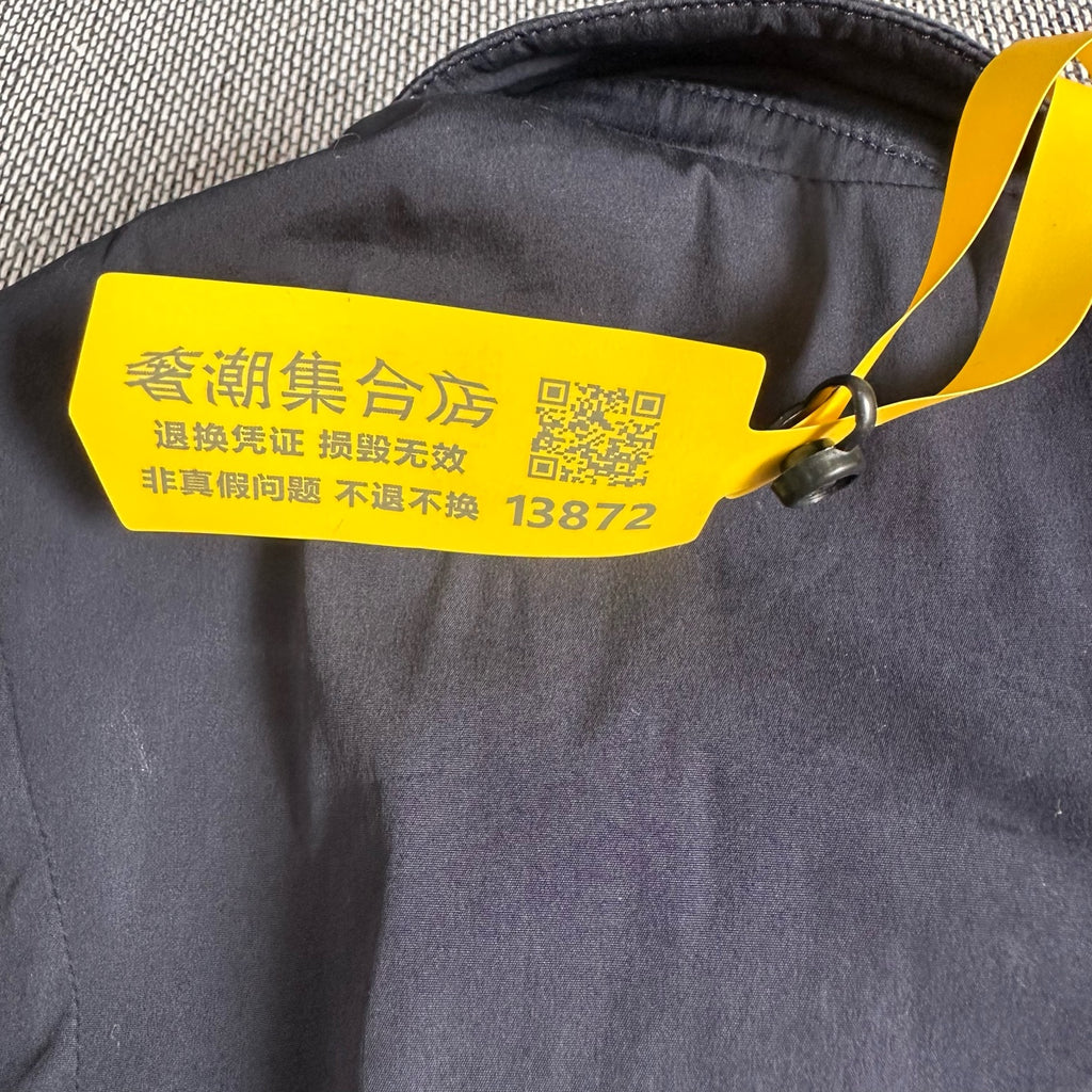 空白 Metal Shirt