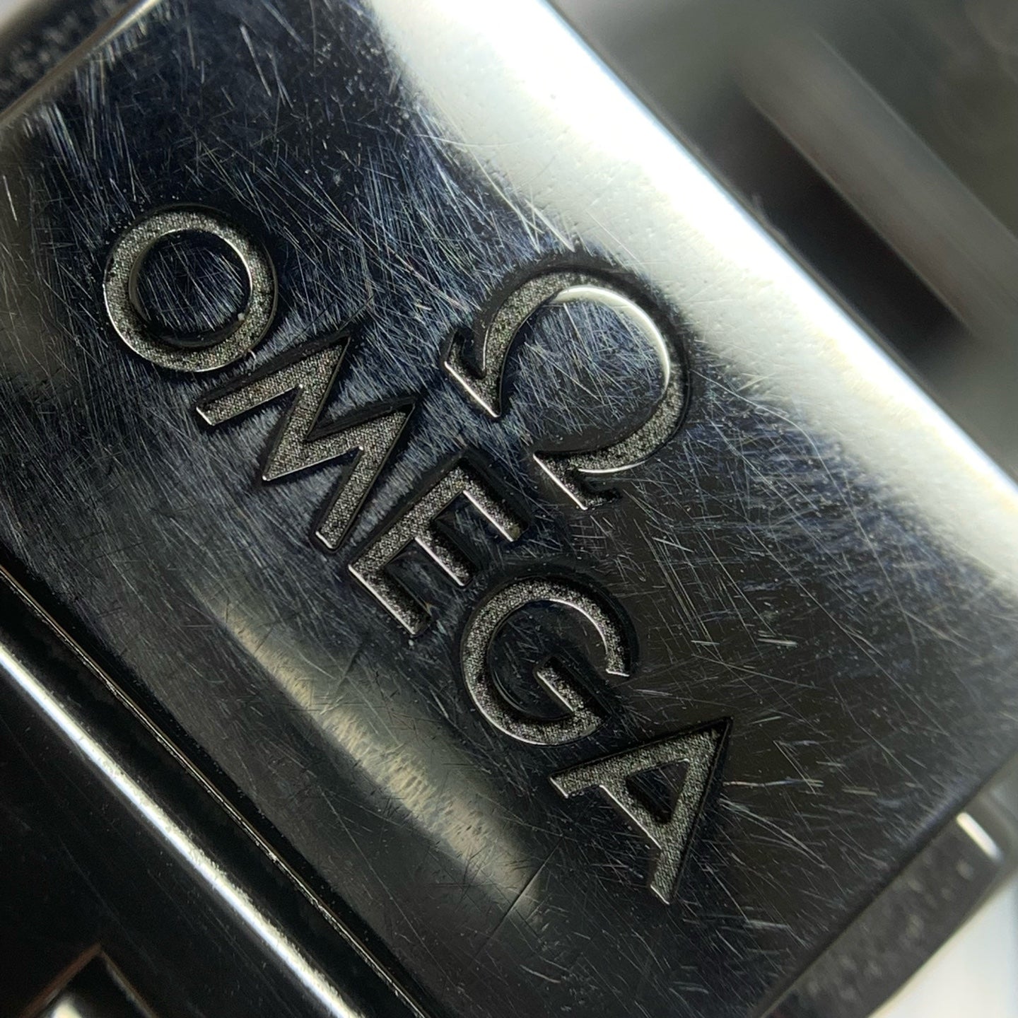 Omega Flying Disc Series 41 434.10.41.20.10.001
