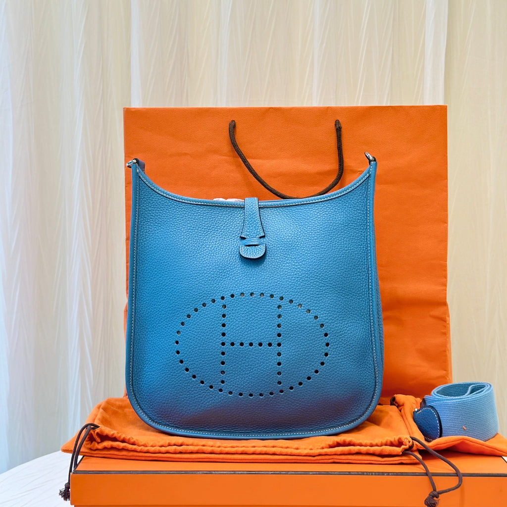 Hermes 915875