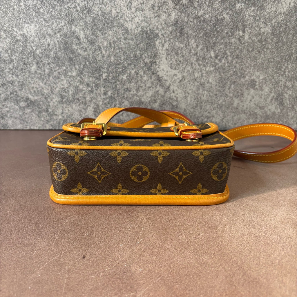 Louis Vuitton Messenger Bag