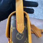 Louis Vuitton Messenger Bag