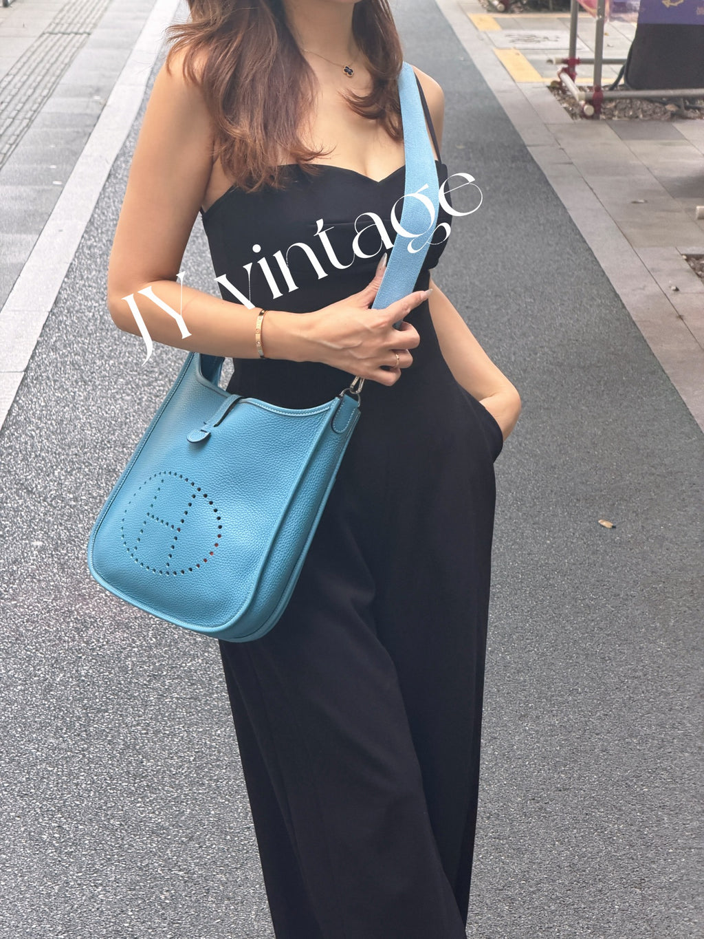 Hermes 915875