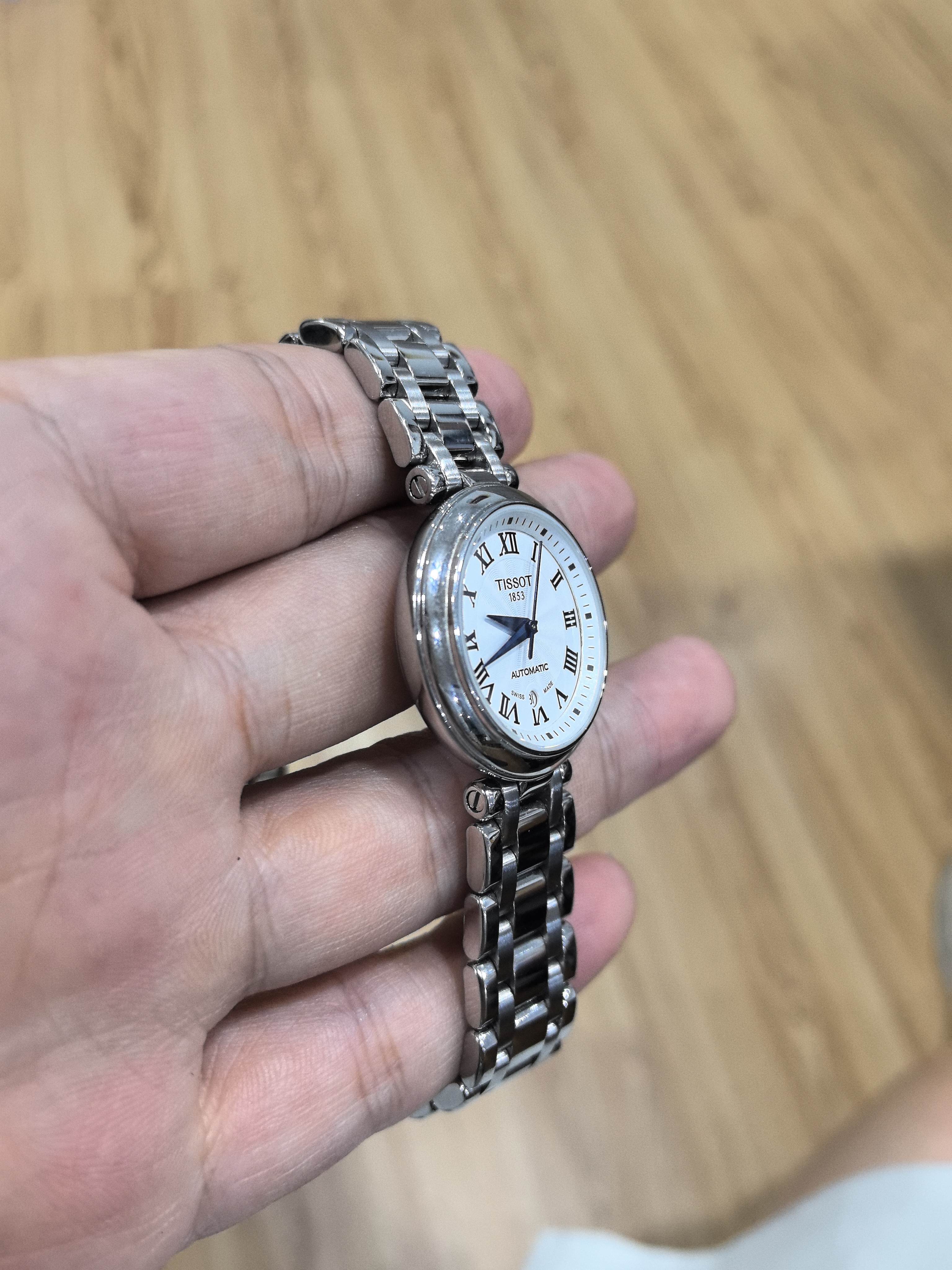 Tissot Little Beauty 29 millimeters T126.207.11.013.00