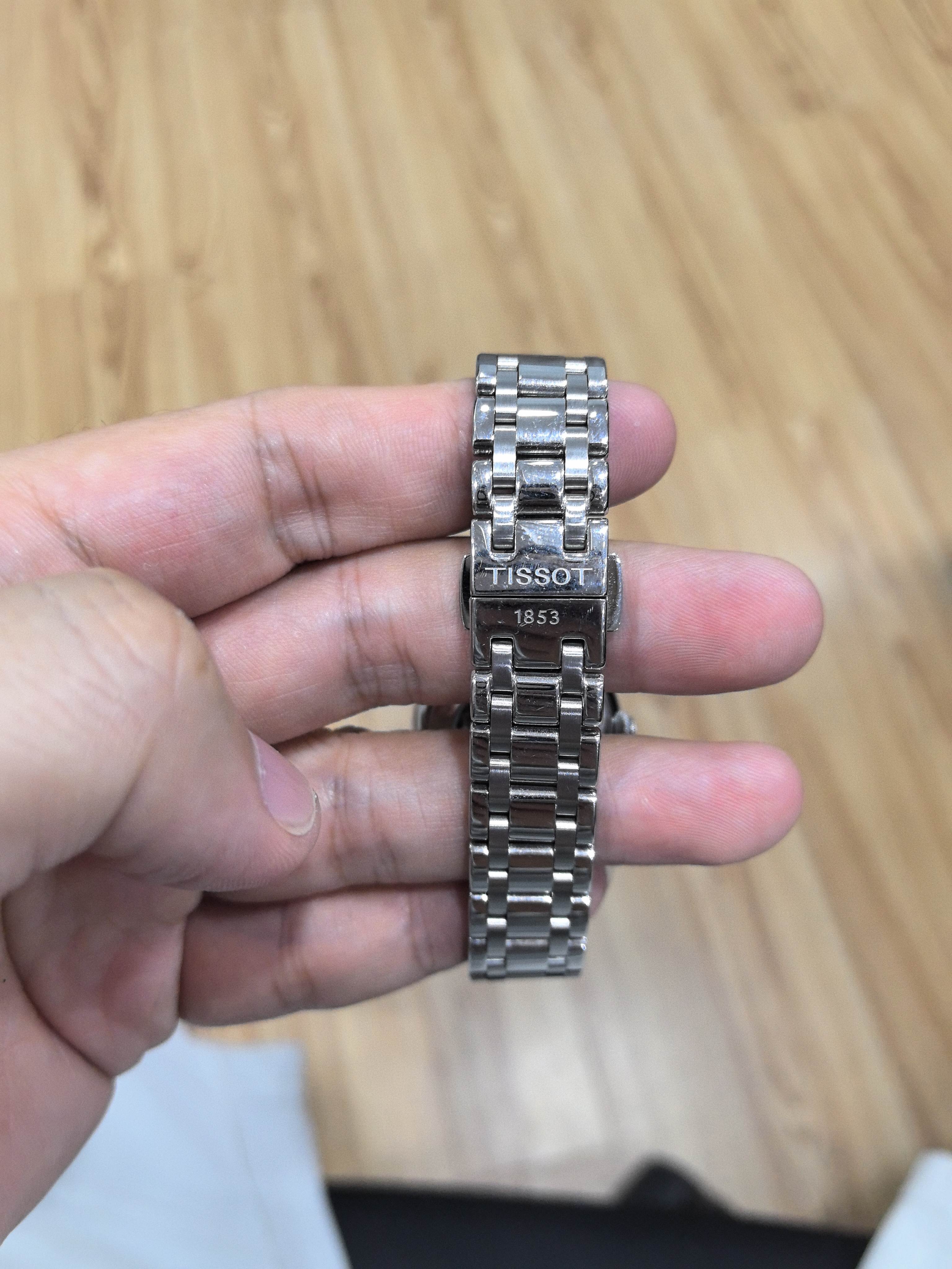 Tissot Little Beauty 29 millimeters T126.207.11.013.00