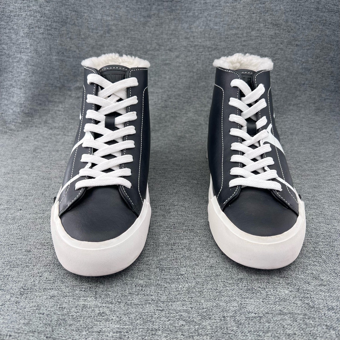 Valentino Canvas