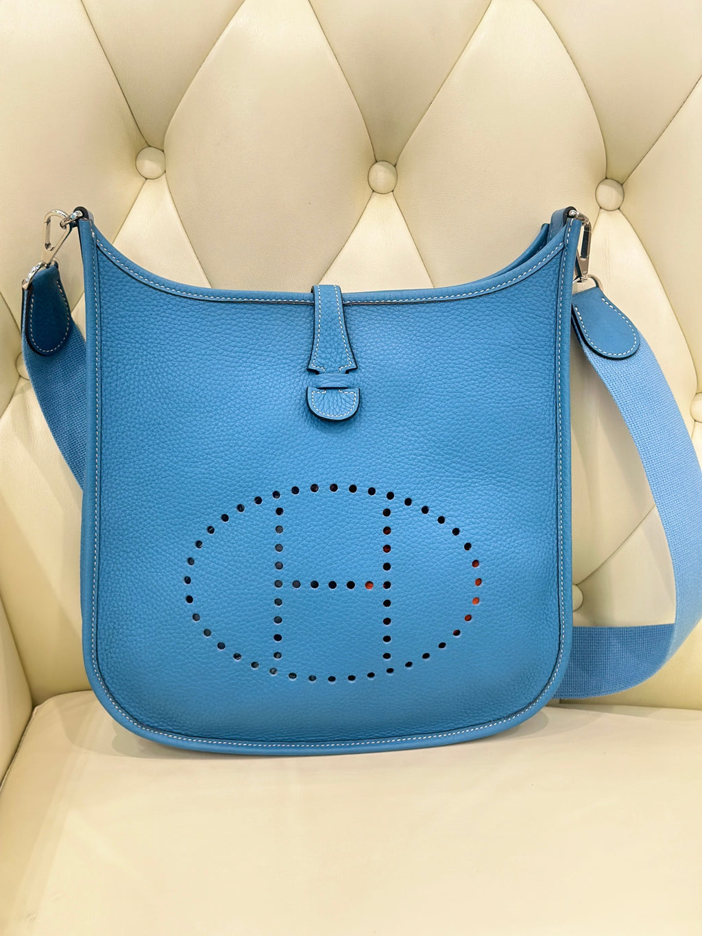 Hermes 915875