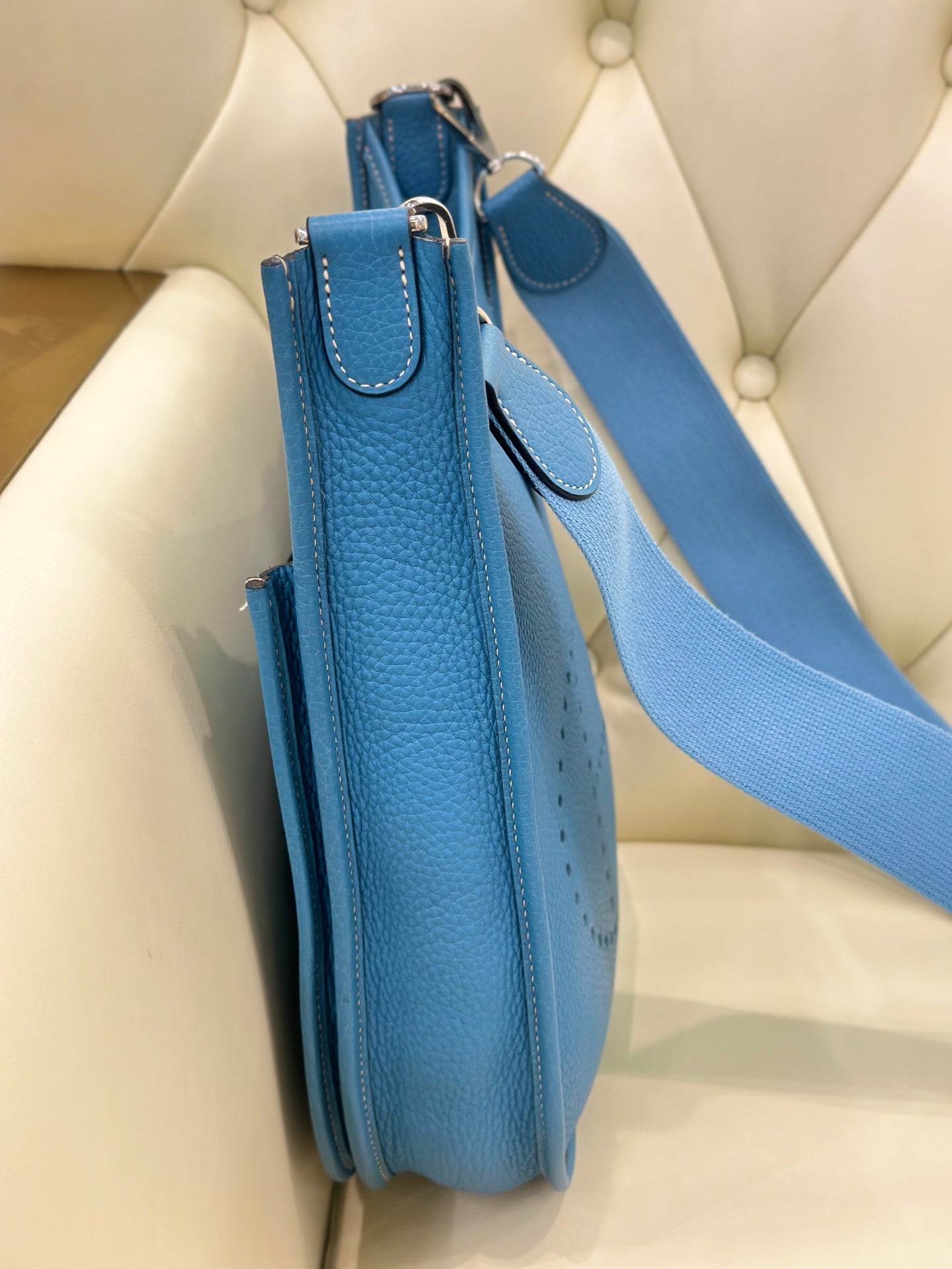 Hermes 915875