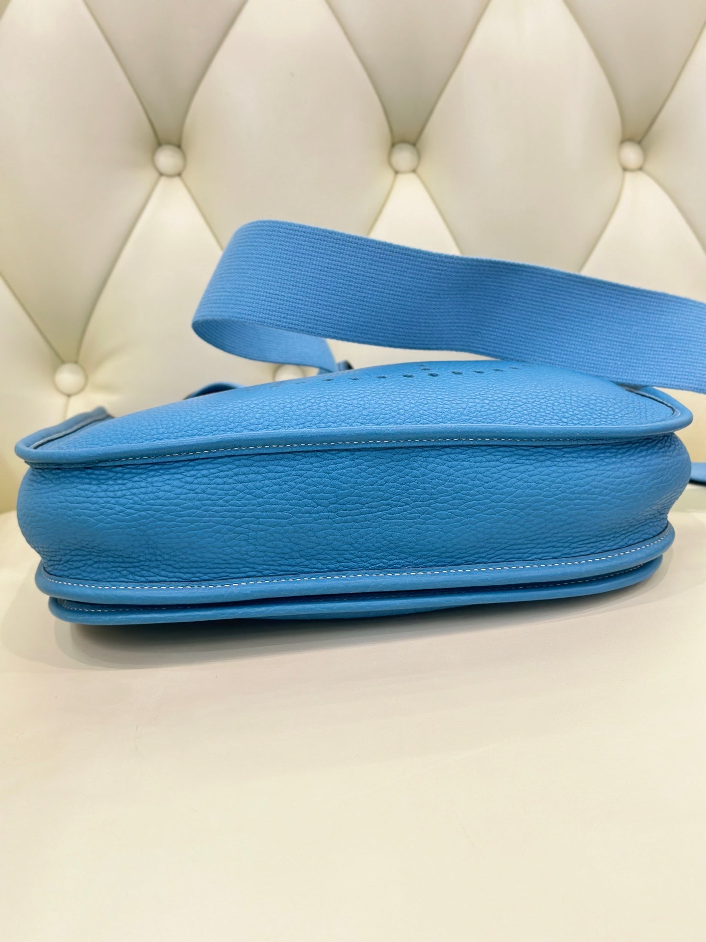 Hermes 915875