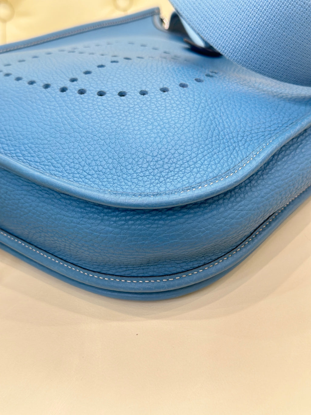 Hermes 915875