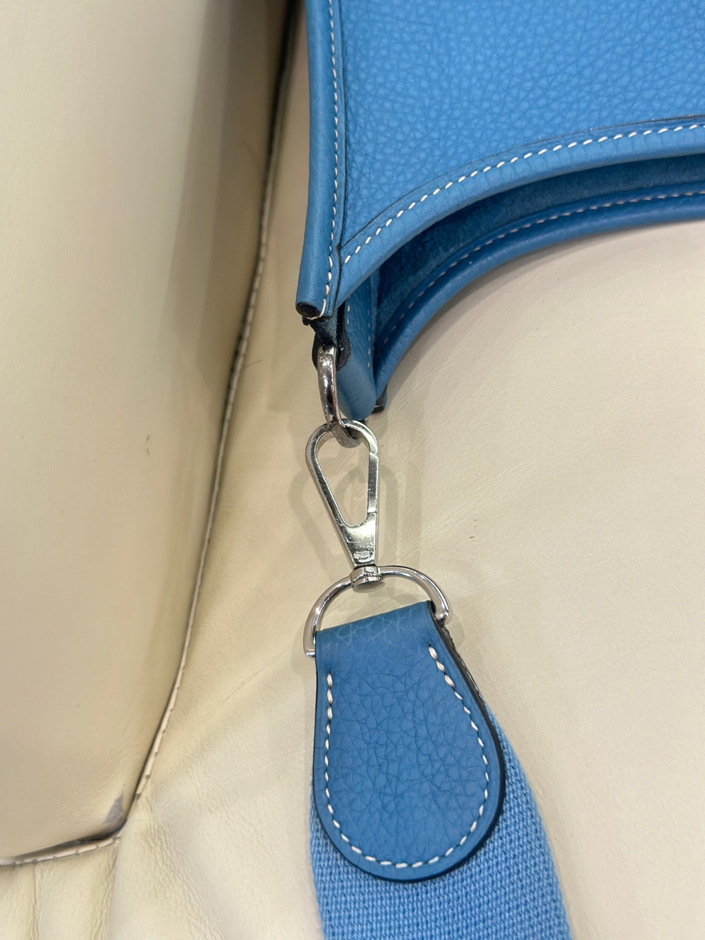 Hermes 915875