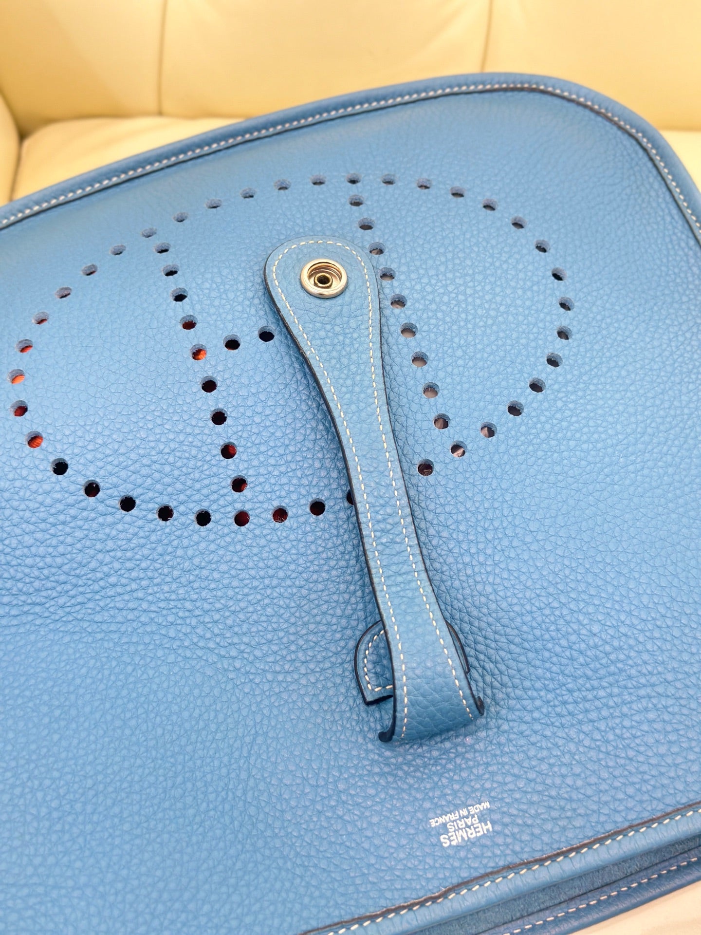 Hermes 915875
