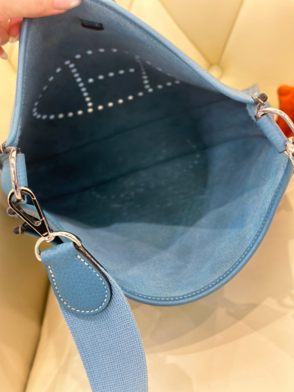Hermes 915875