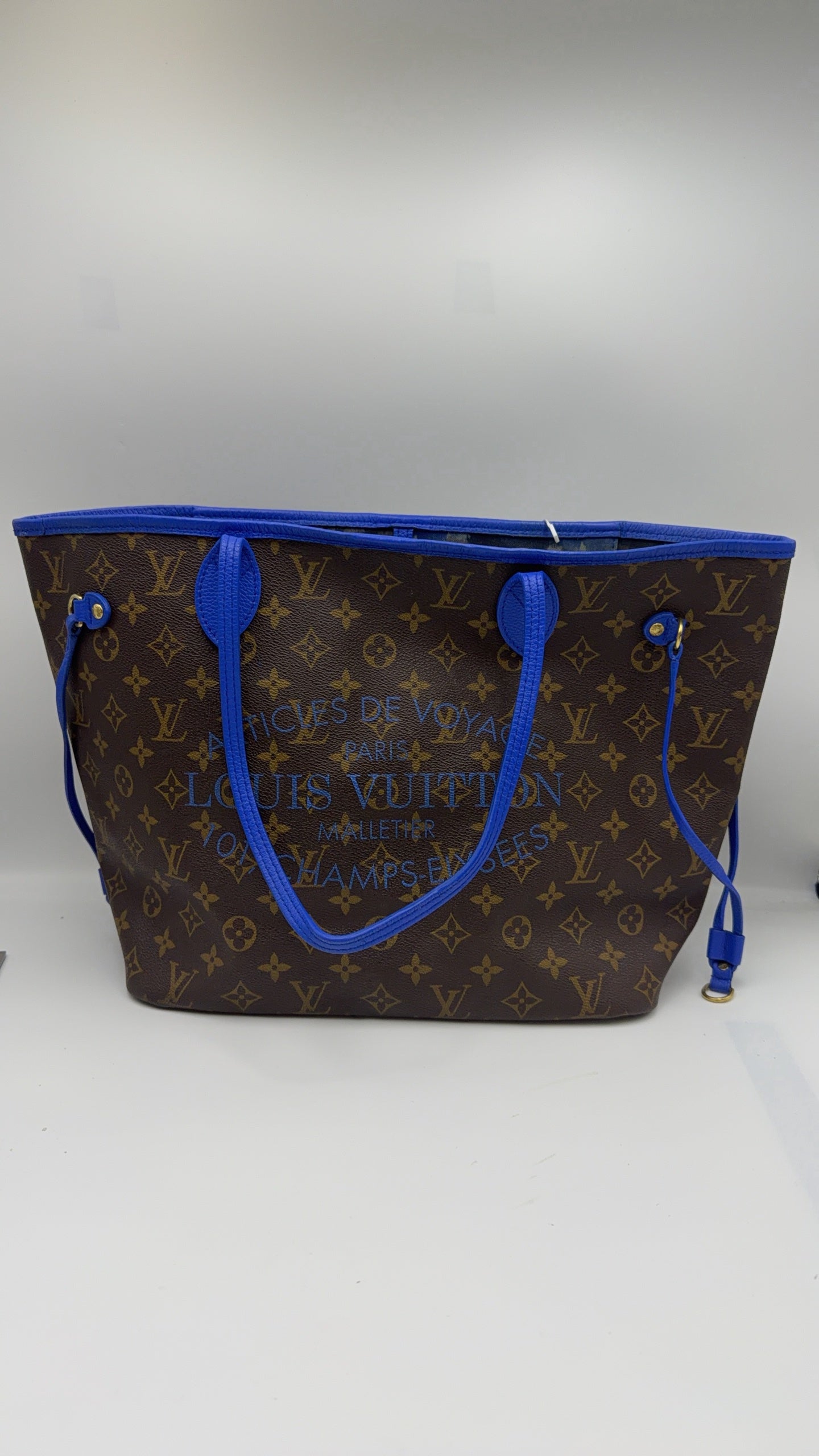 Louis Vuitton Leather Length 40 x Width 20 x Height 33 cm M40993