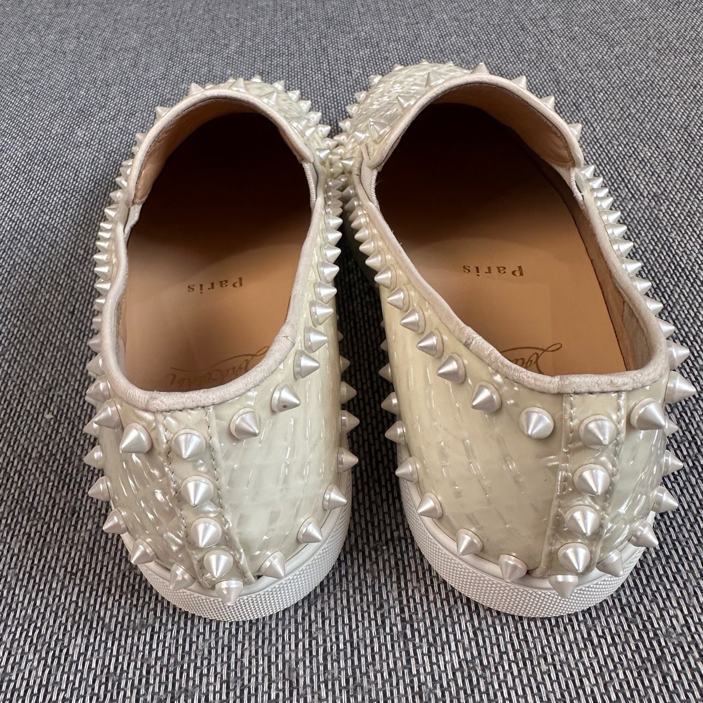 空白 Loafers