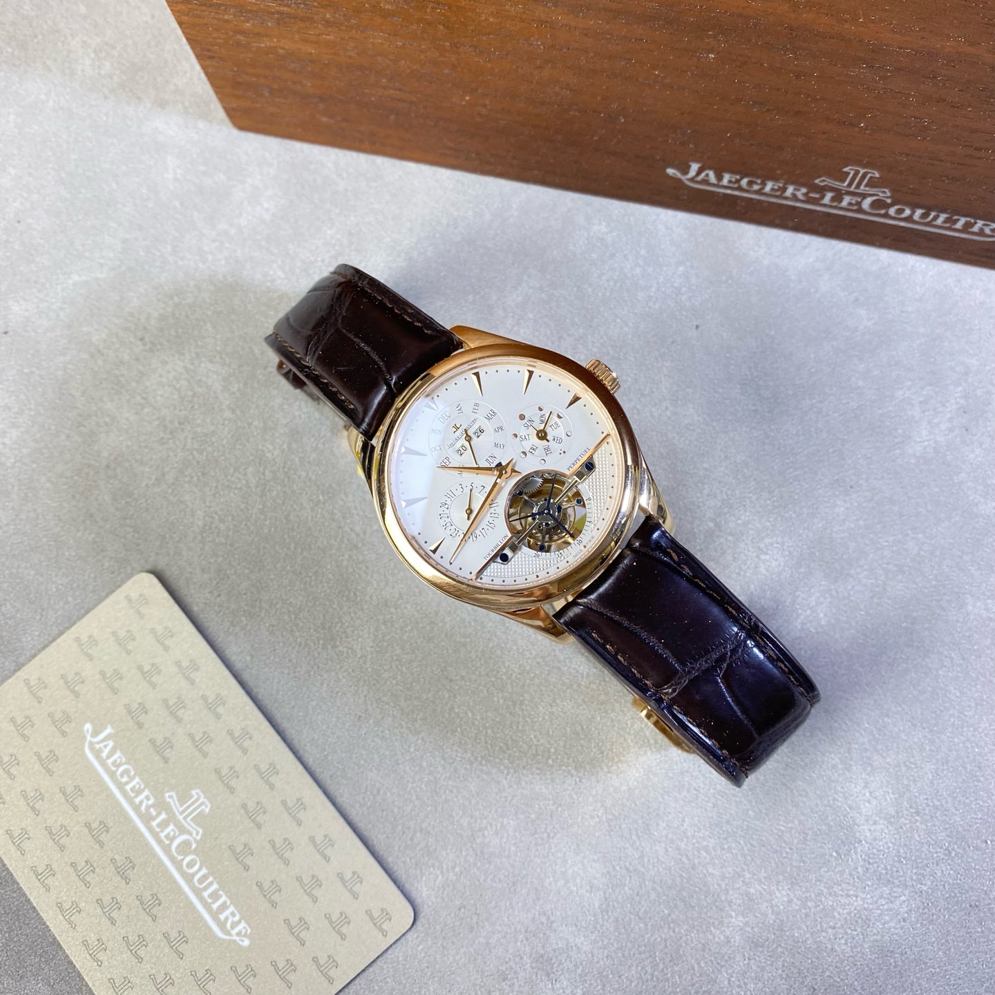 Jaeger LeCoultre Master Rose gold Automatic (self-winding) watch 42 millimeters Q500242A