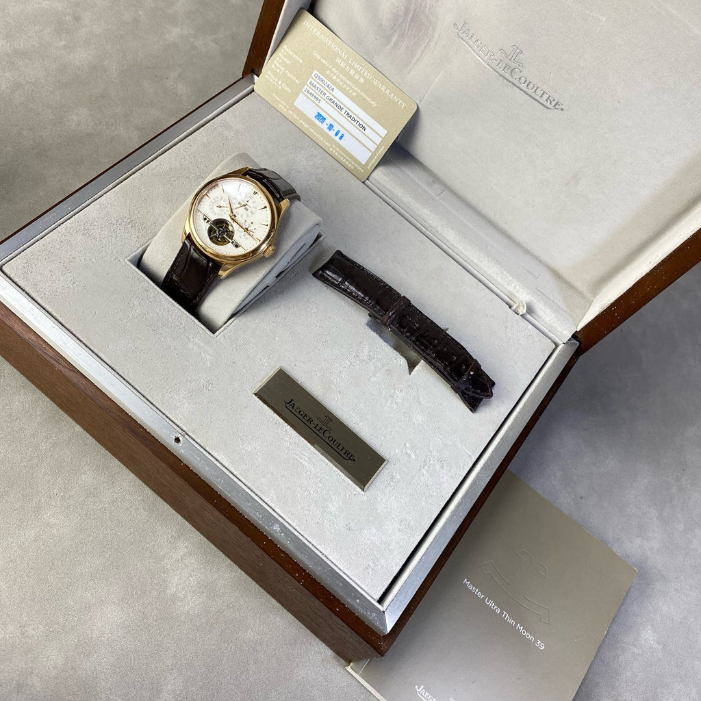 Jaeger LeCoultre Master Rose gold Automatic (self-winding) watch 42 millimeters Q500242A