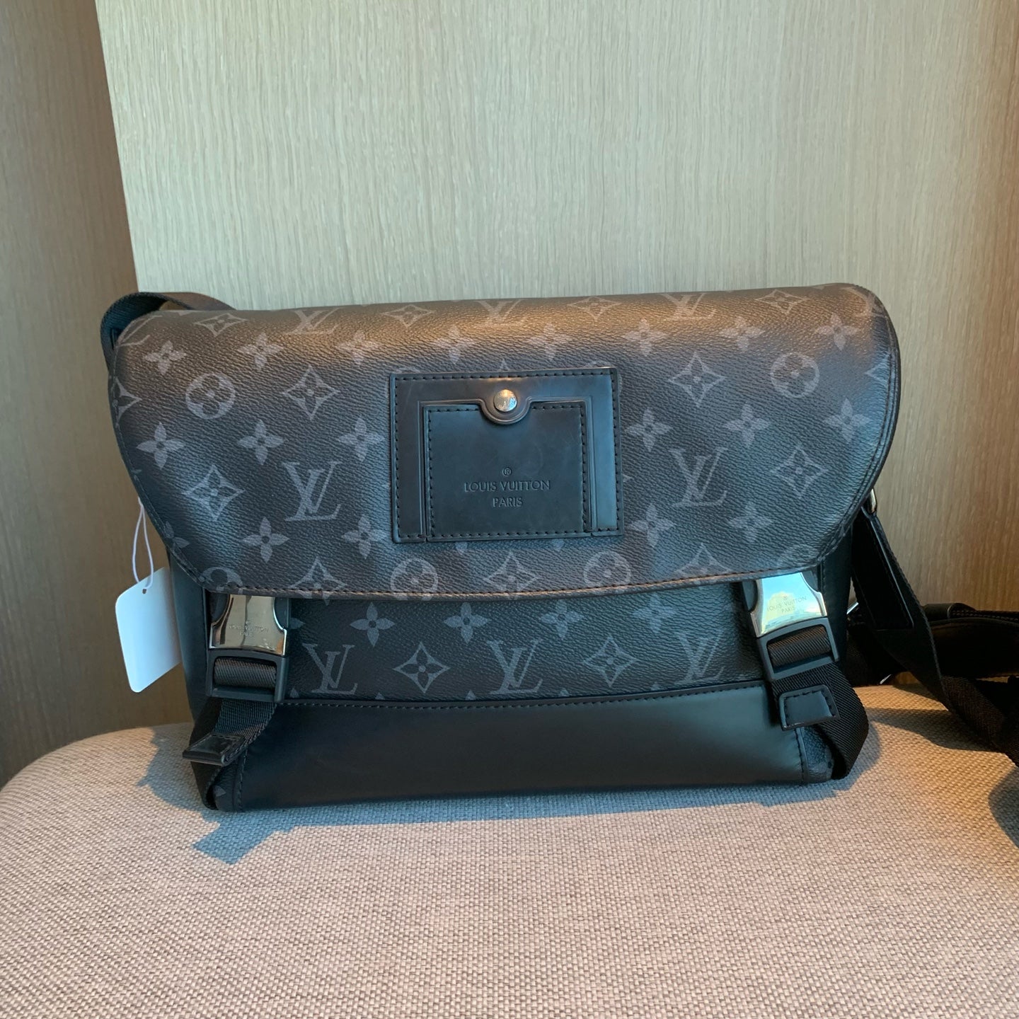 Louis Vuitton Messenger Bag