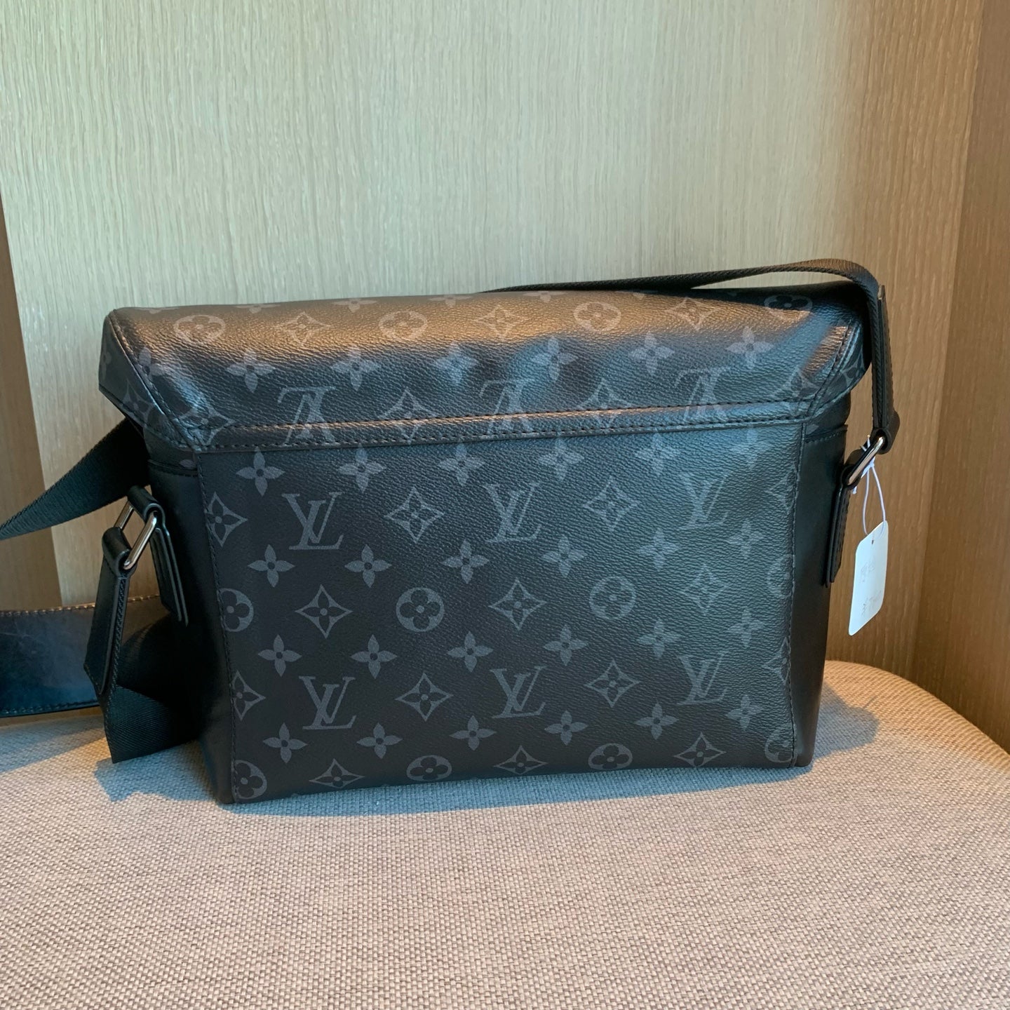 Louis Vuitton Messenger Bag