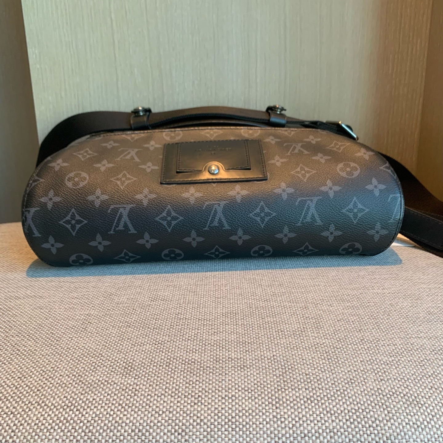 Louis Vuitton Messenger Bag