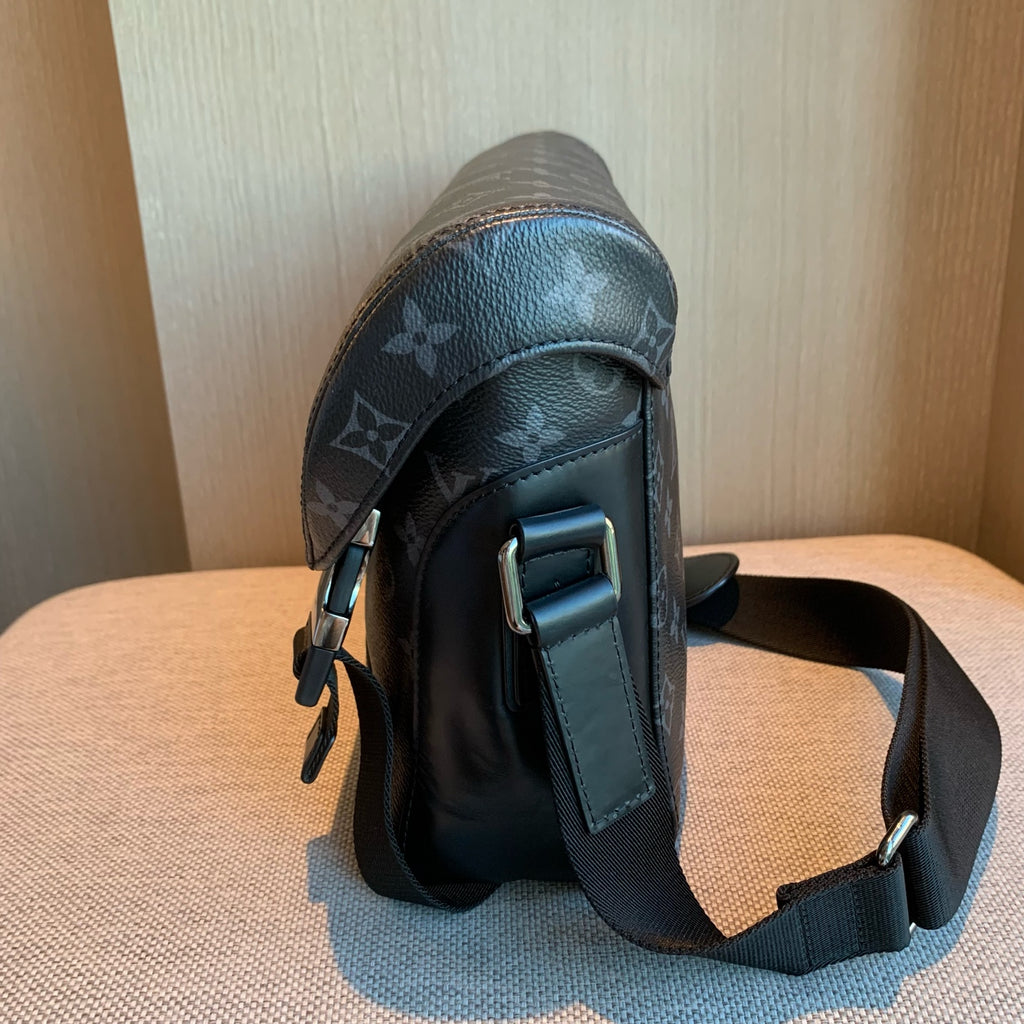 Louis Vuitton Messenger Bag