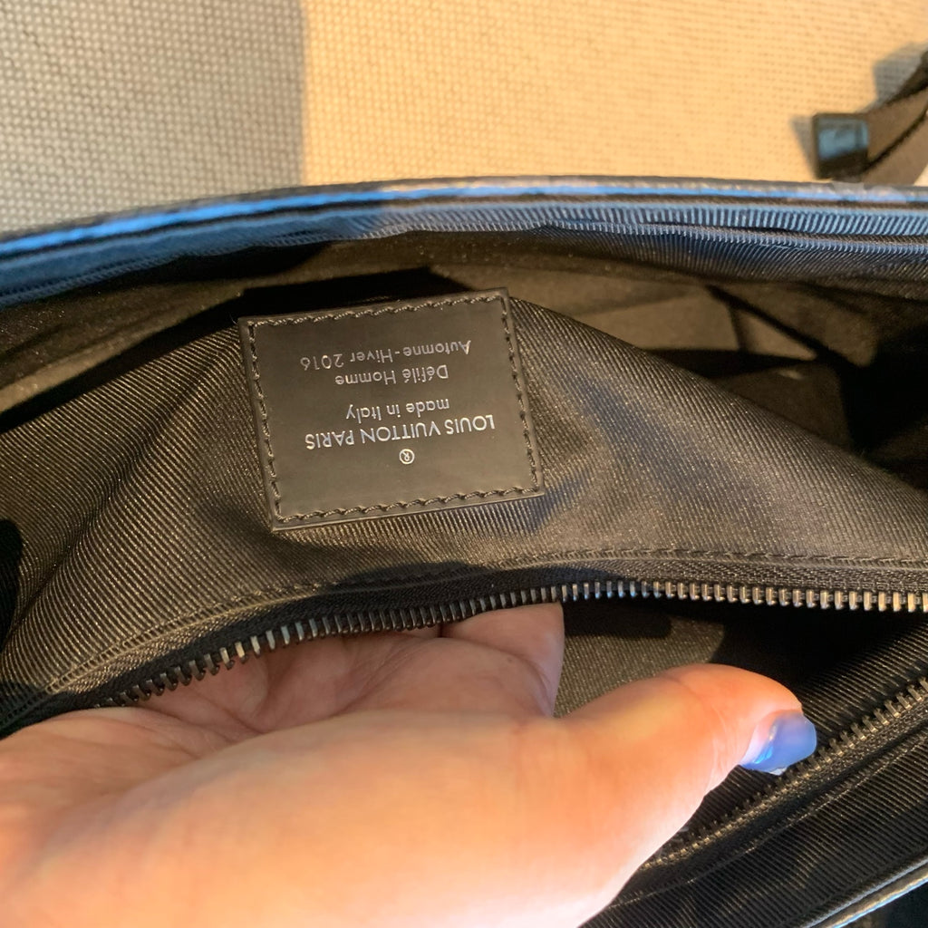 Louis Vuitton Messenger Bag