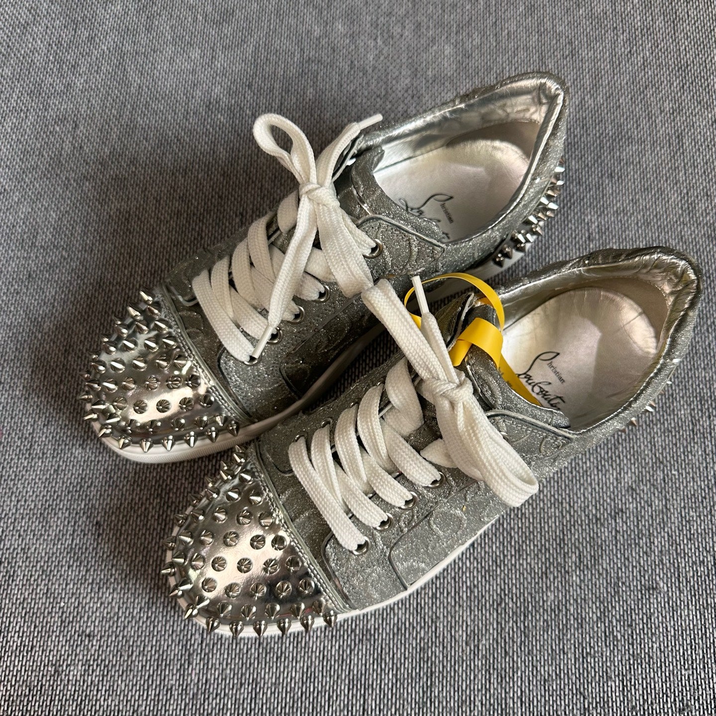 空白 Silver Skate shoes