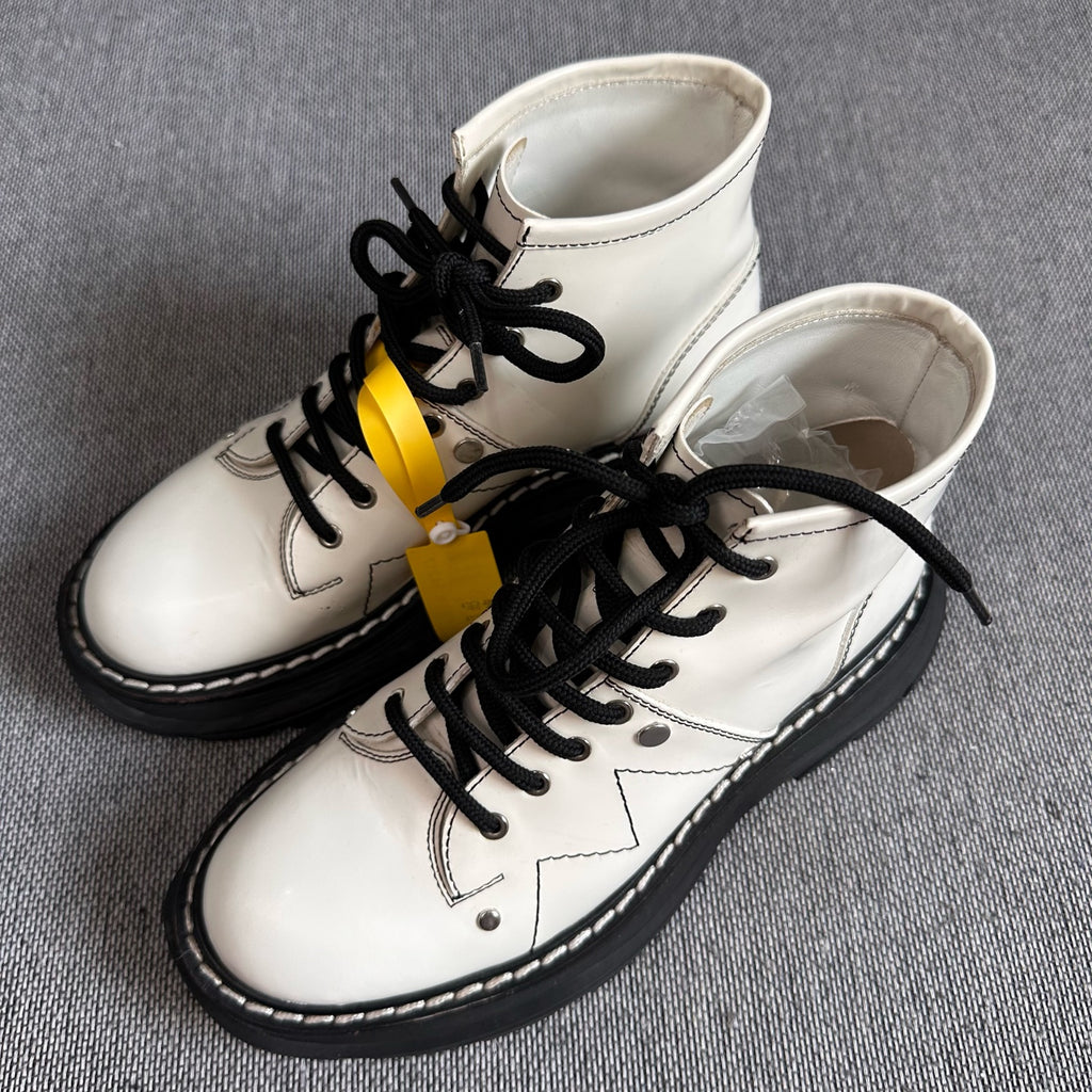 Alexander McQueen Lita boots