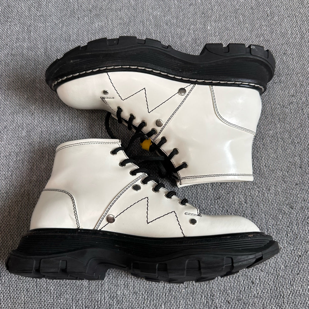 Alexander McQueen Lita boots