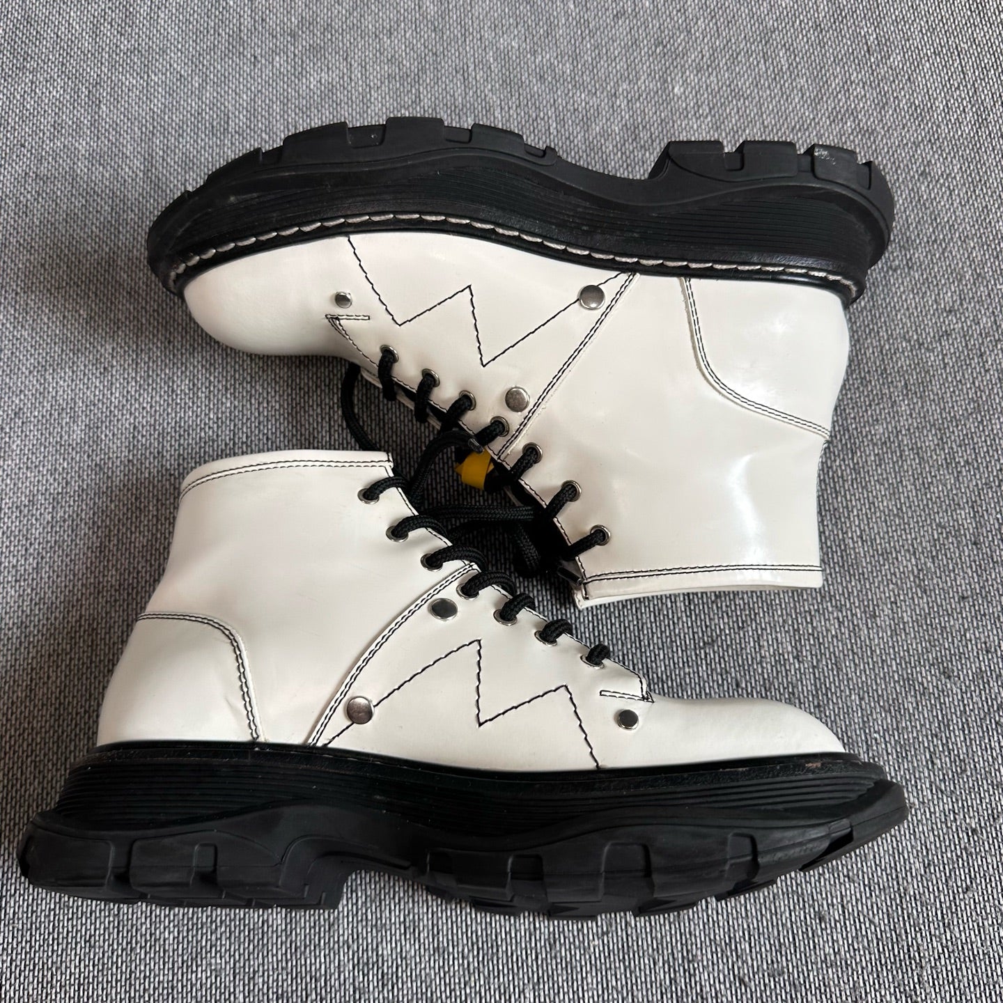 Alexander McQueen Lita boots