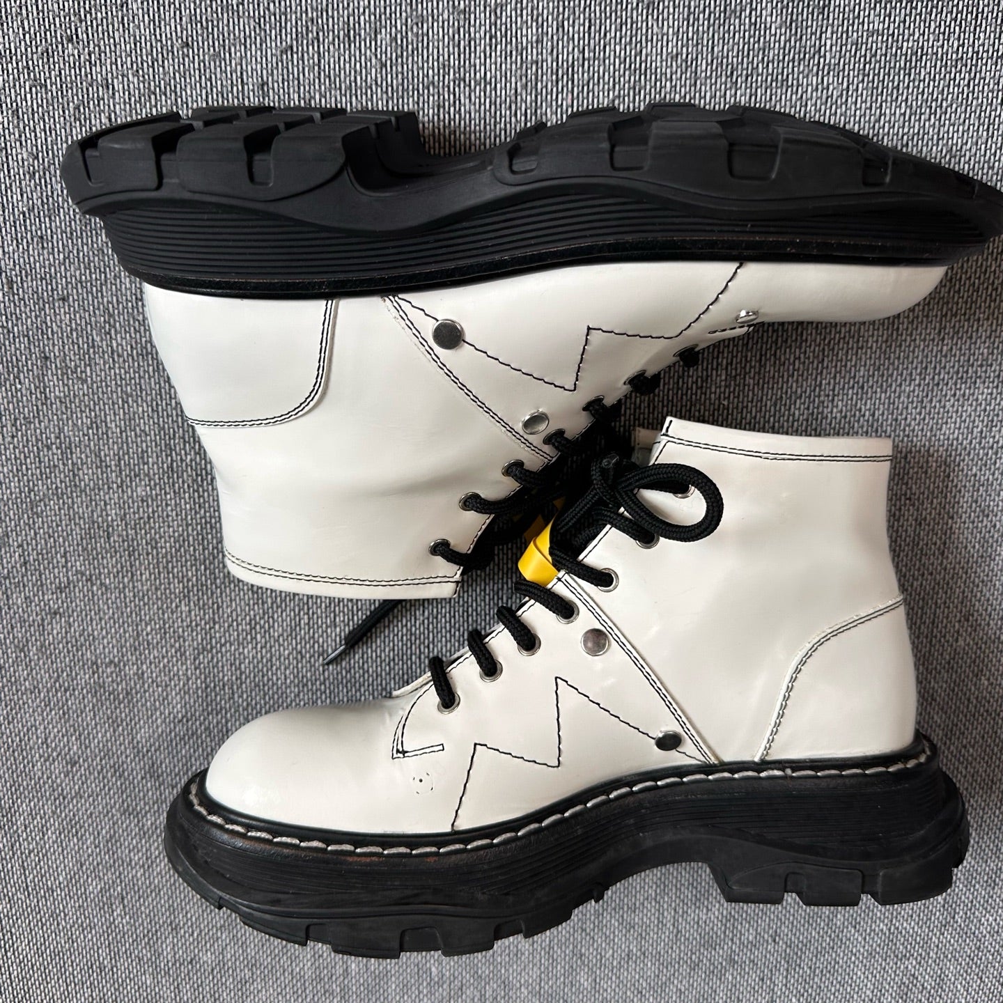 Alexander McQueen Lita boots