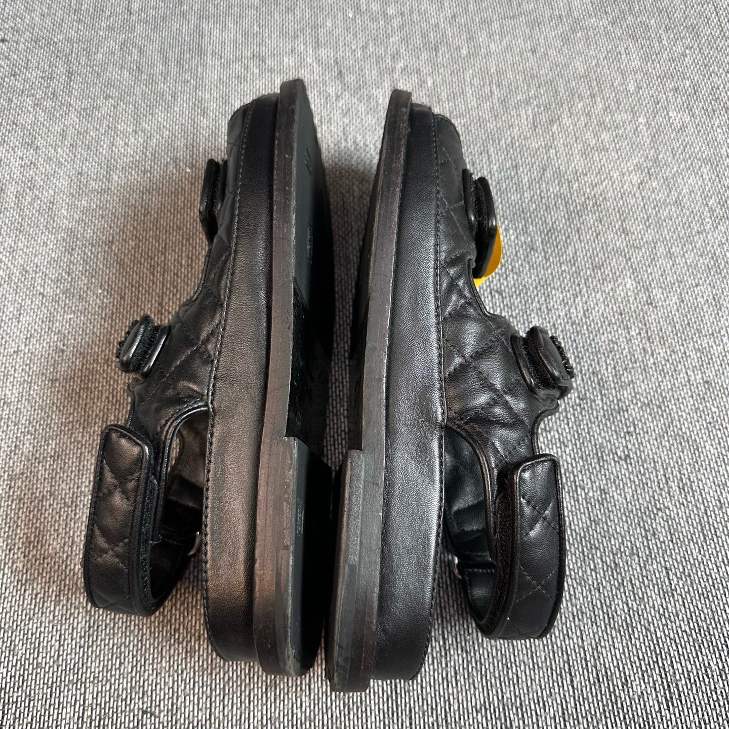空白 Black
