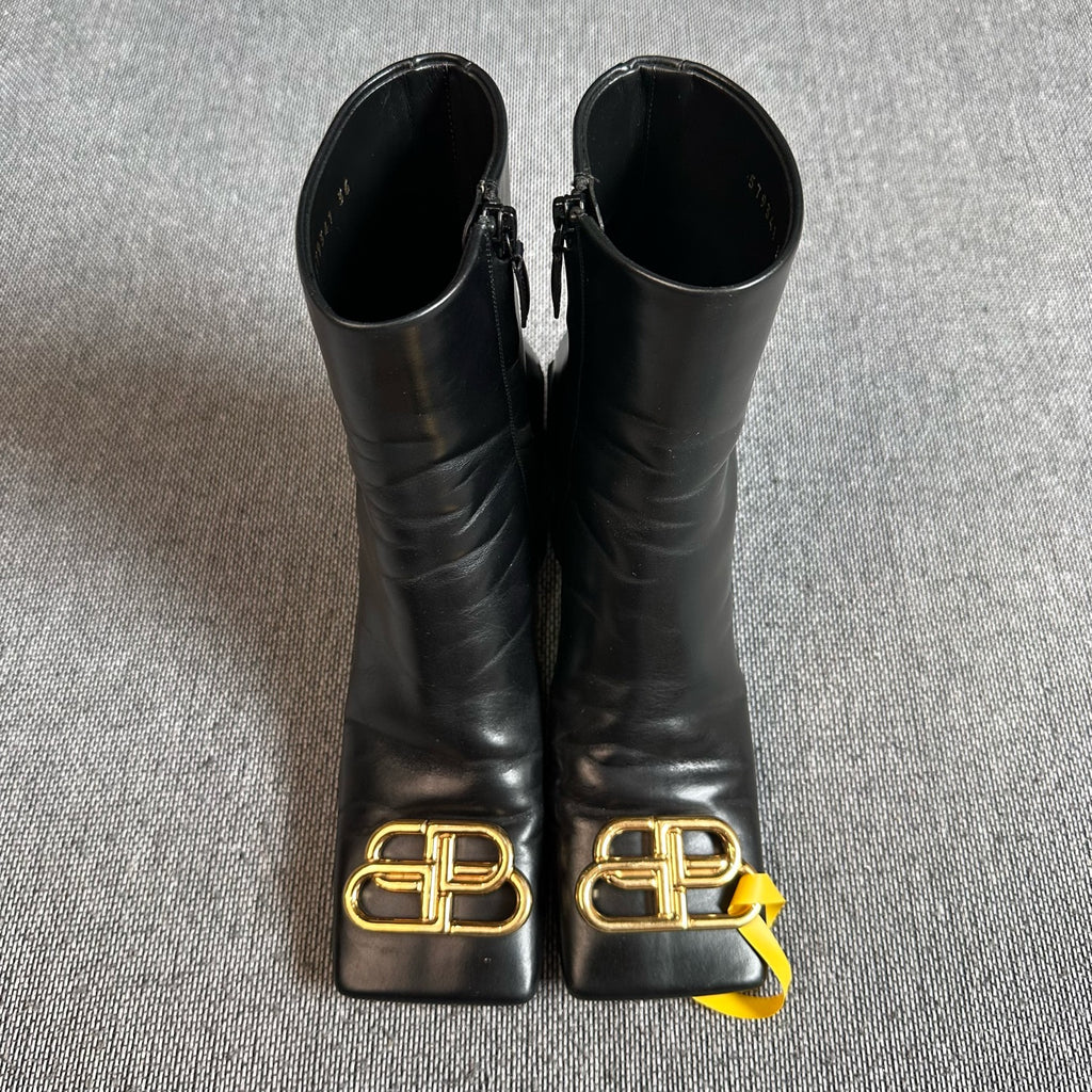 空白 Leather Ankle boots