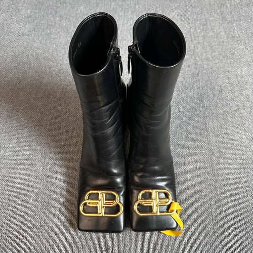 Balenciaga Leather Ankle boots