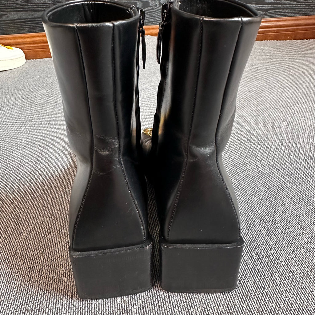 空白 Leather Ankle boots