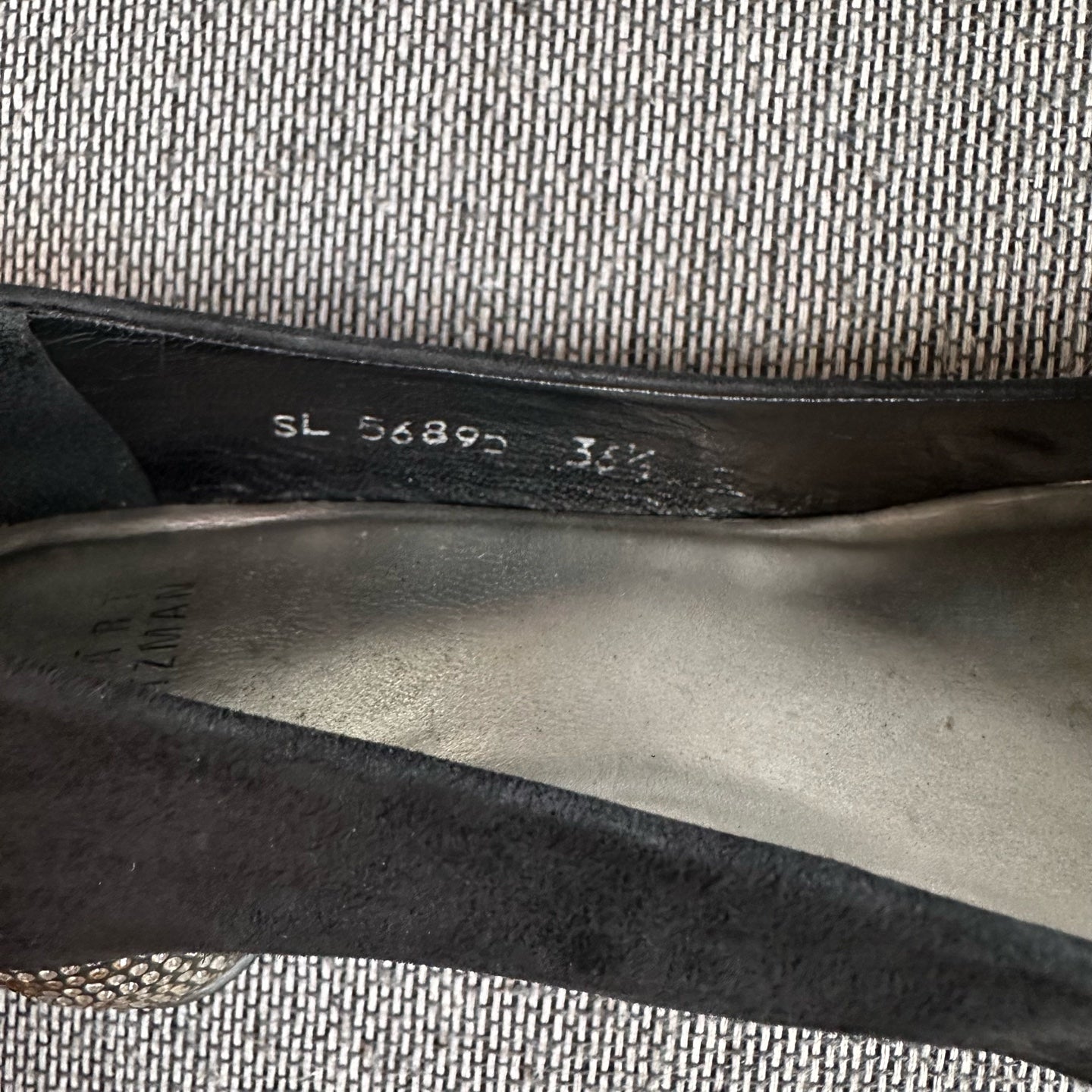 sw Alcantara Black