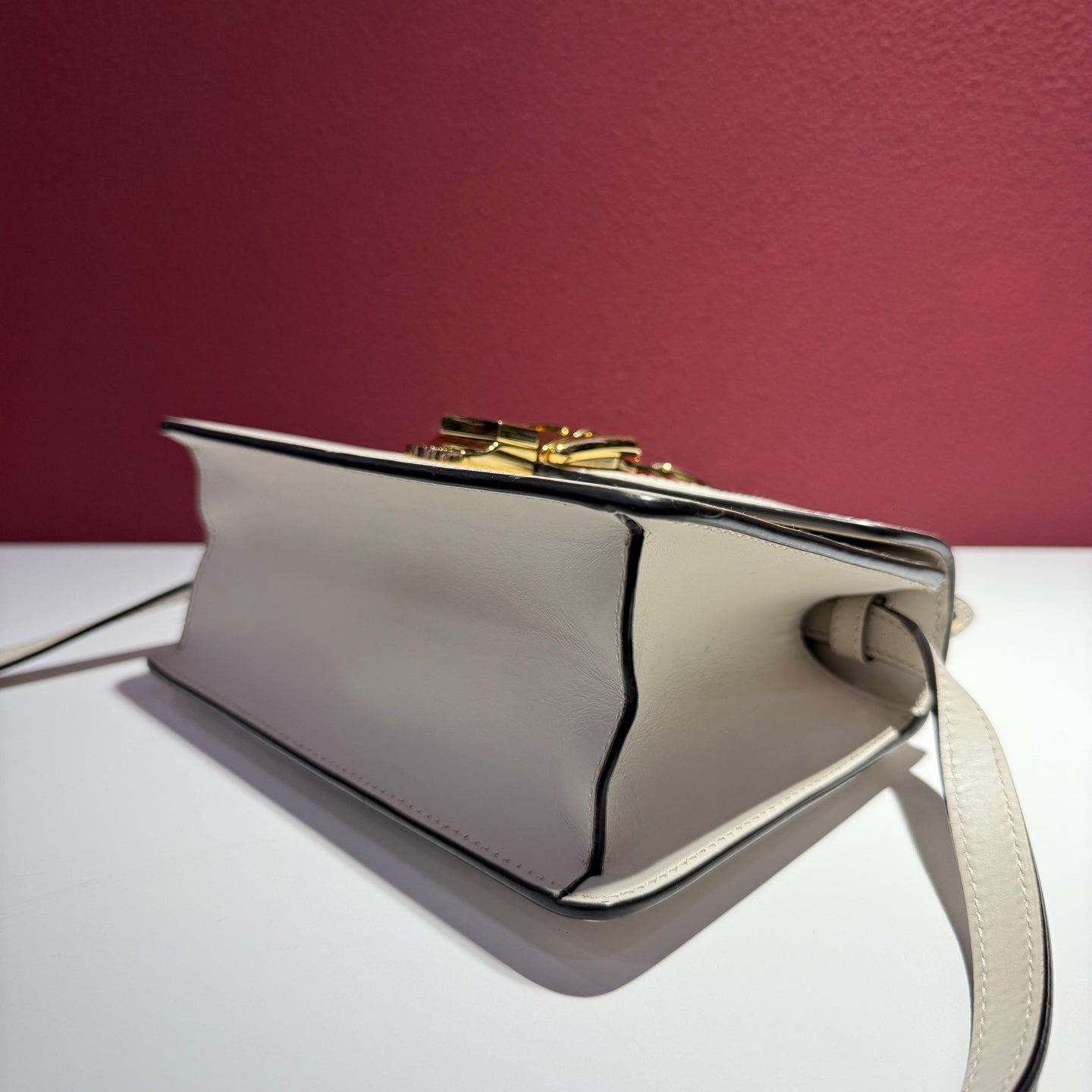 Gucci White Satchel 470270D4ZAG8605