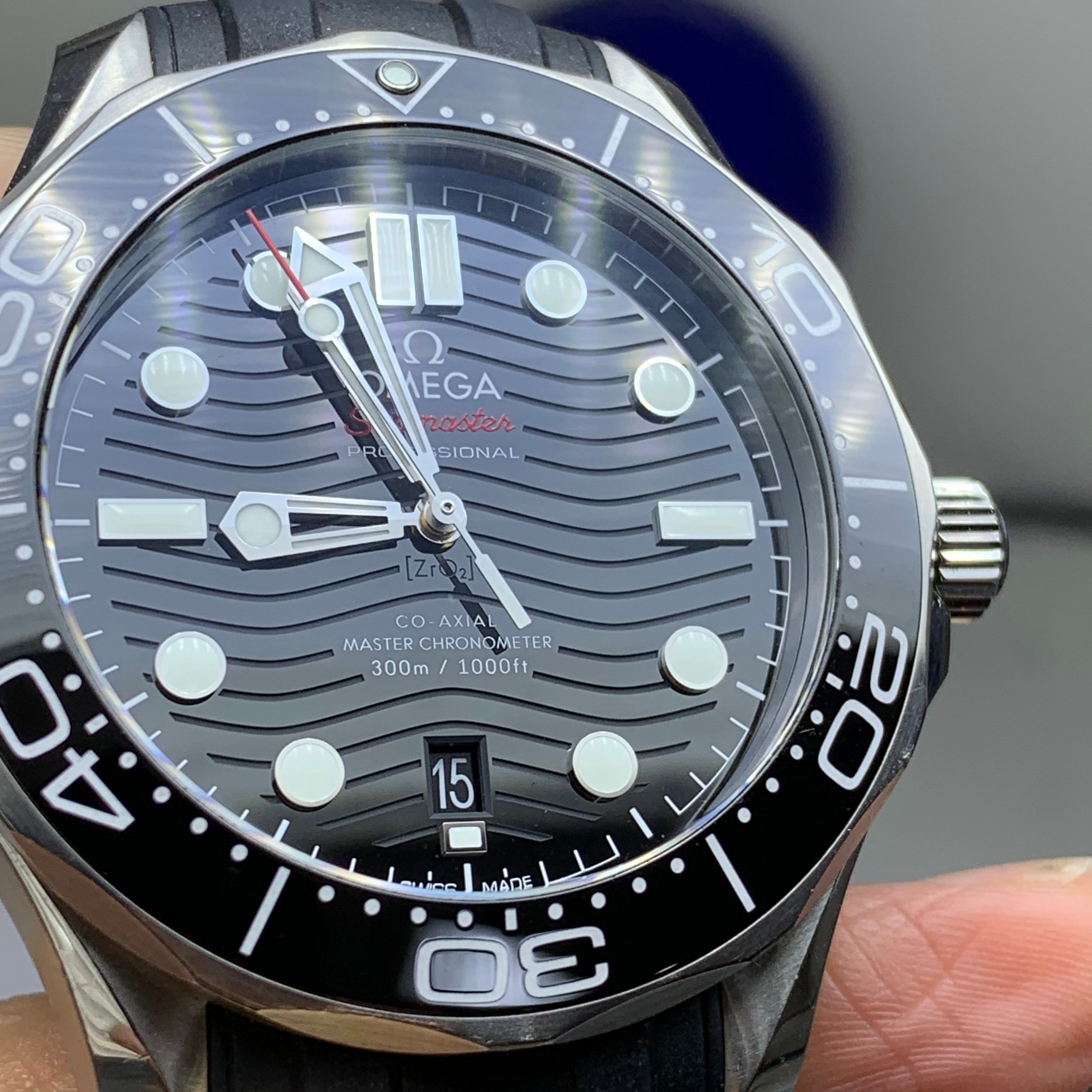 Omega Seahorse Series 42 210.32.42.20.01.001