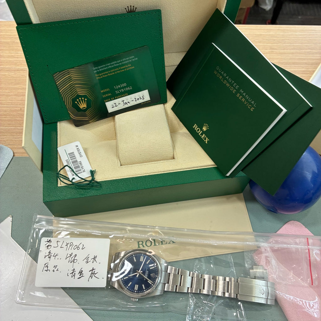 Rolex Oyster Perpetual model 41 millimeters m124300-0003