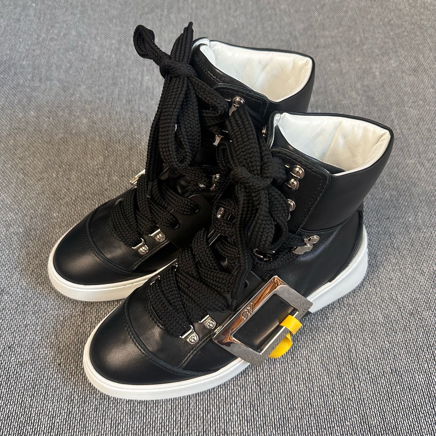 rv Black Skate shoes