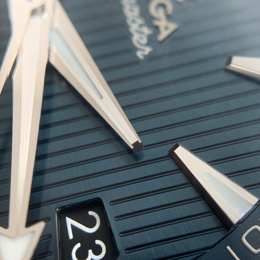 Omega Seahorse 41.5 millimeters 231.10.42.21.03.003