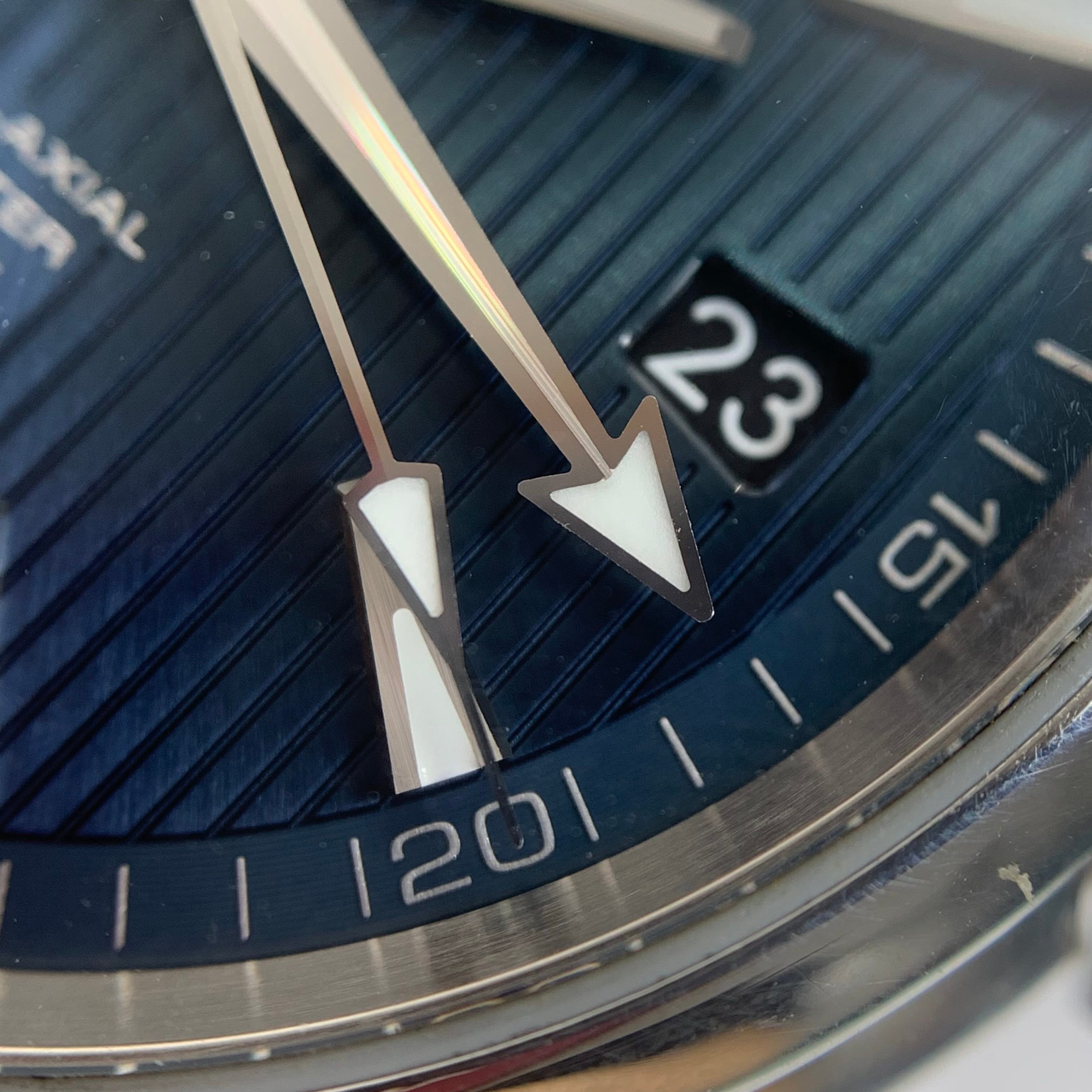 Omega Seahorse 41.5 millimeters 231.10.42.21.03.003