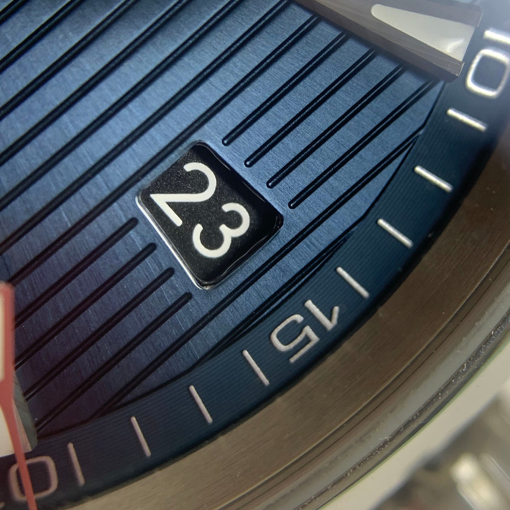 Omega Seahorse 41.5 millimeters 231.10.42.21.03.003