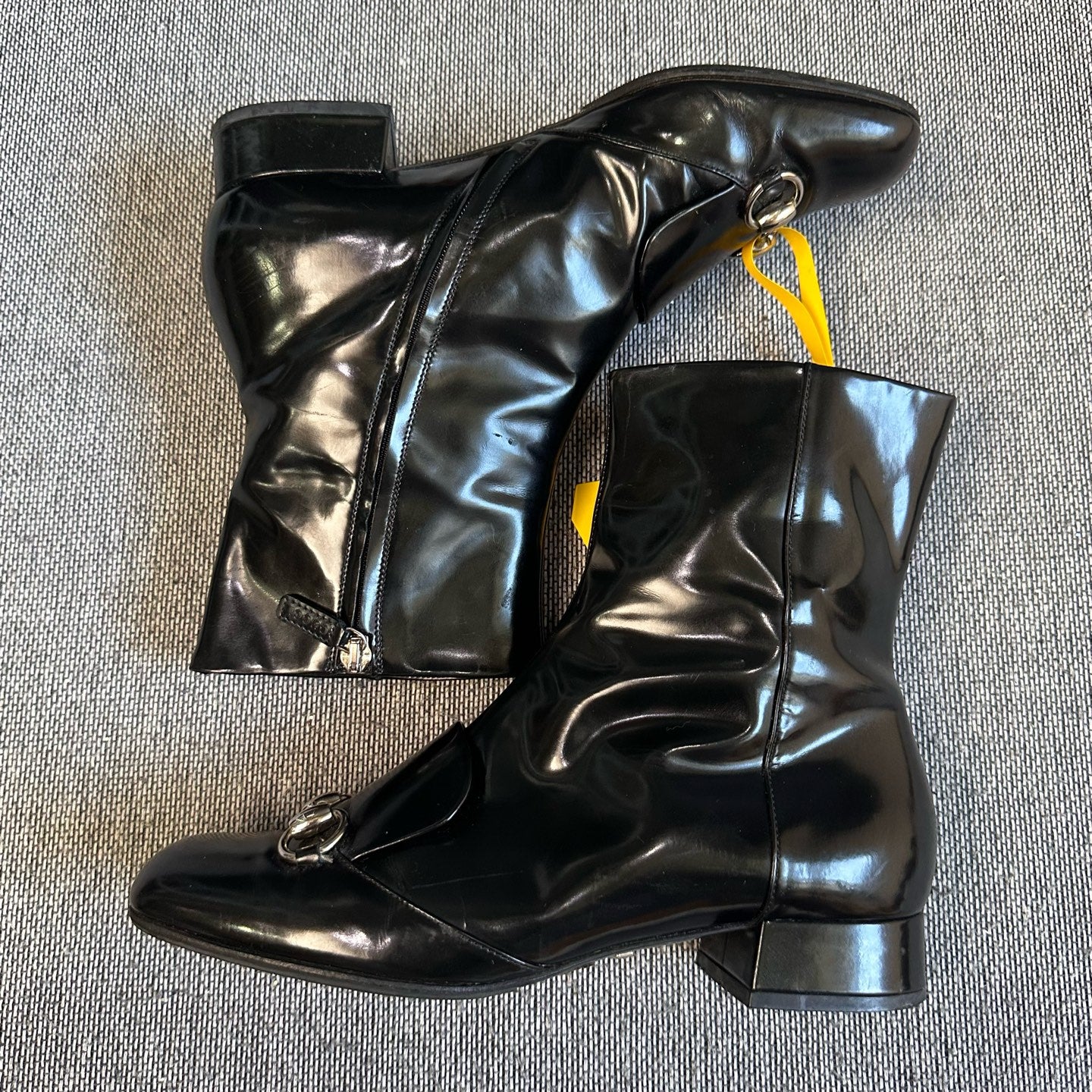 空白 Black