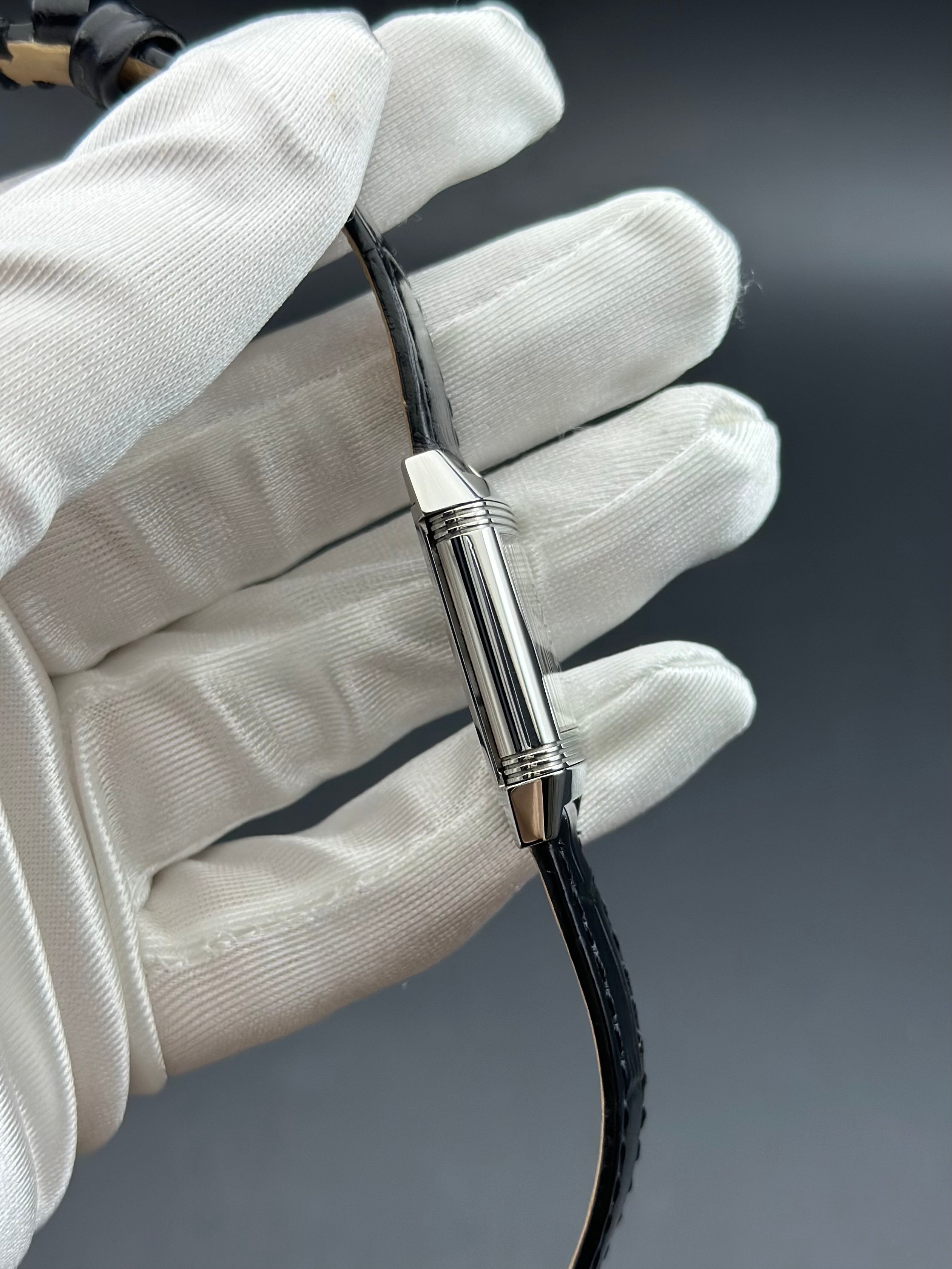 Jaeger LeCoultre Manual-wind watch