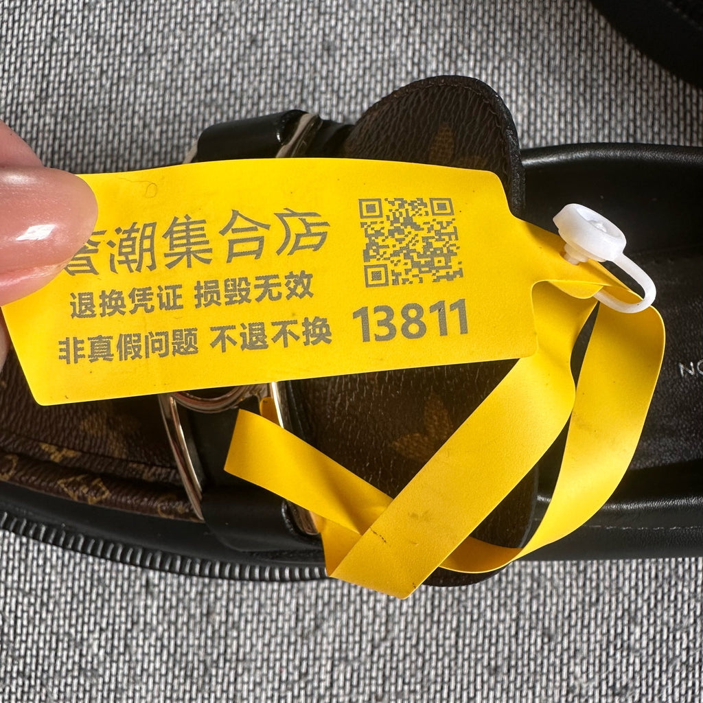 Louis Vuitton Black Platform shoes