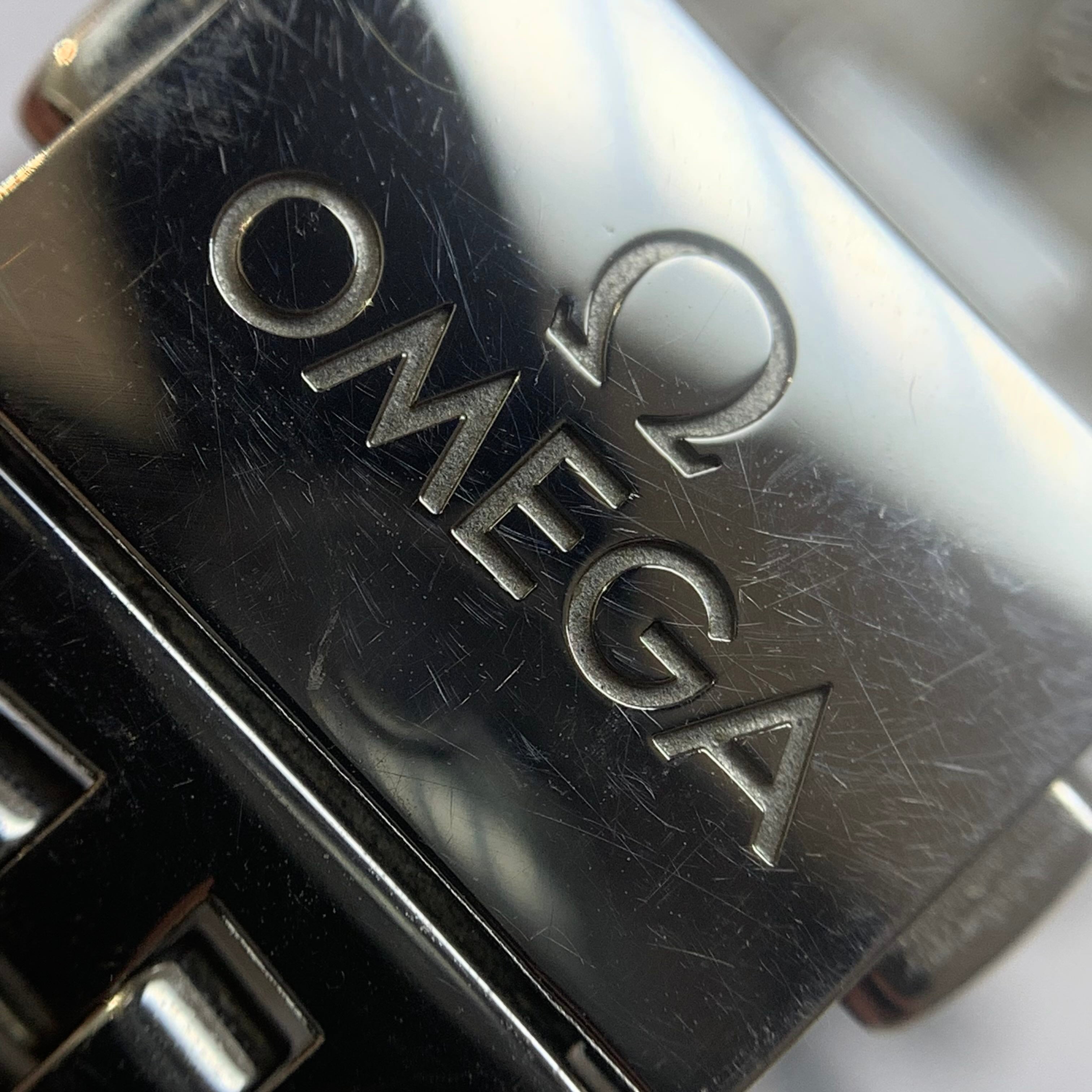 Omega Flying Disc Series 40 434.10.40.20.10.001