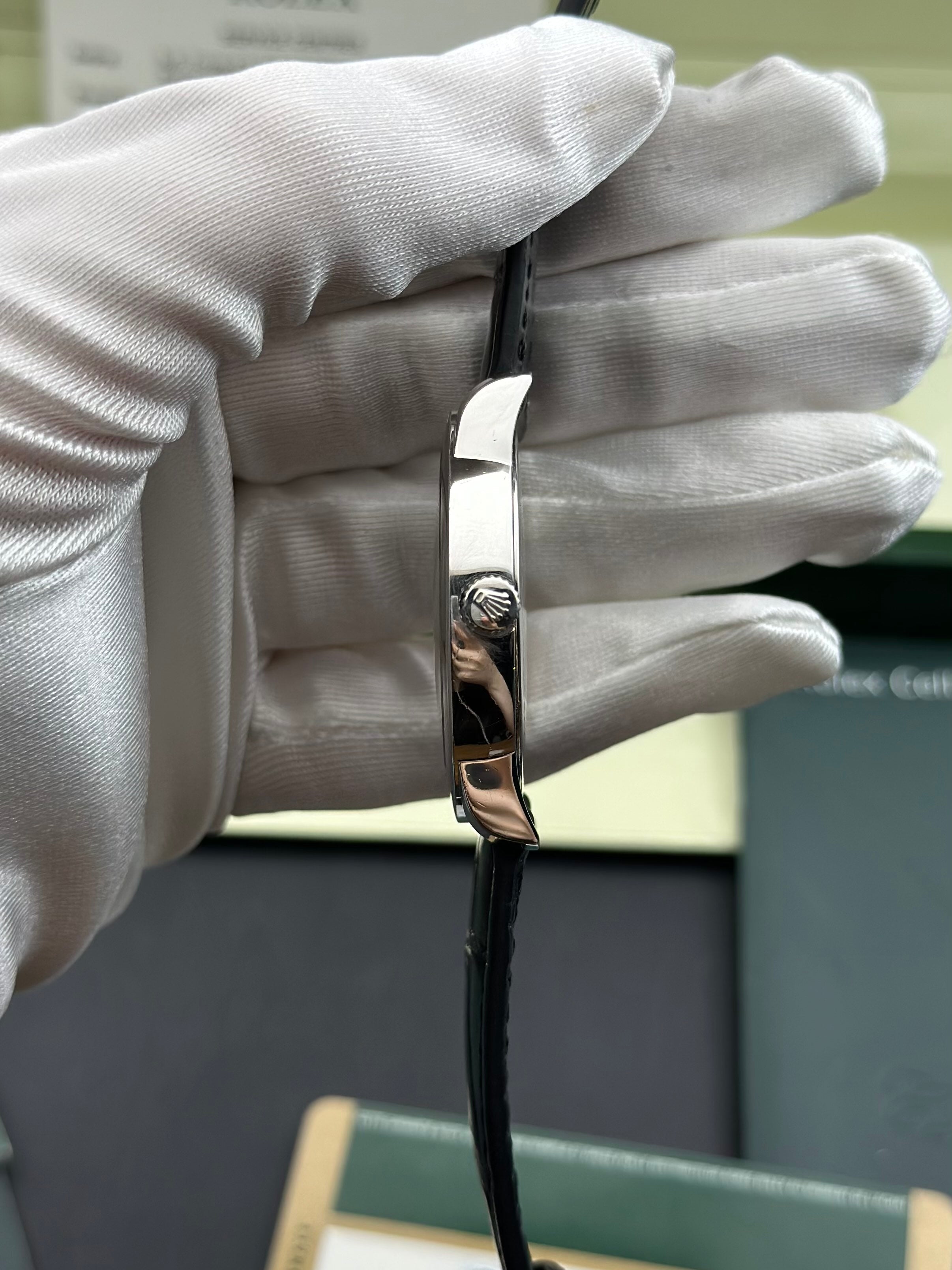 Rolex Manual-wind watch