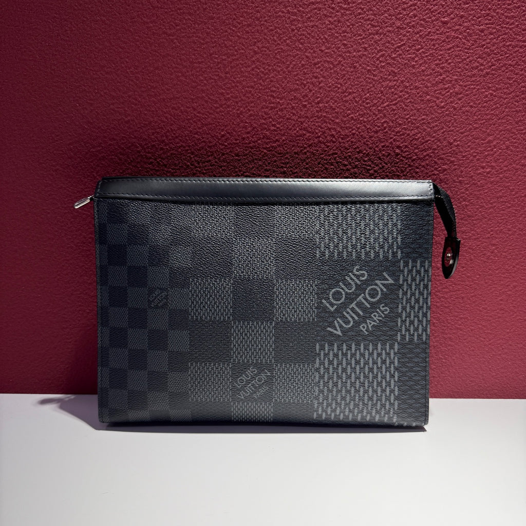 Louis Vuitton Pochette Voyage Clutch 27 x 21 x 6 N60444